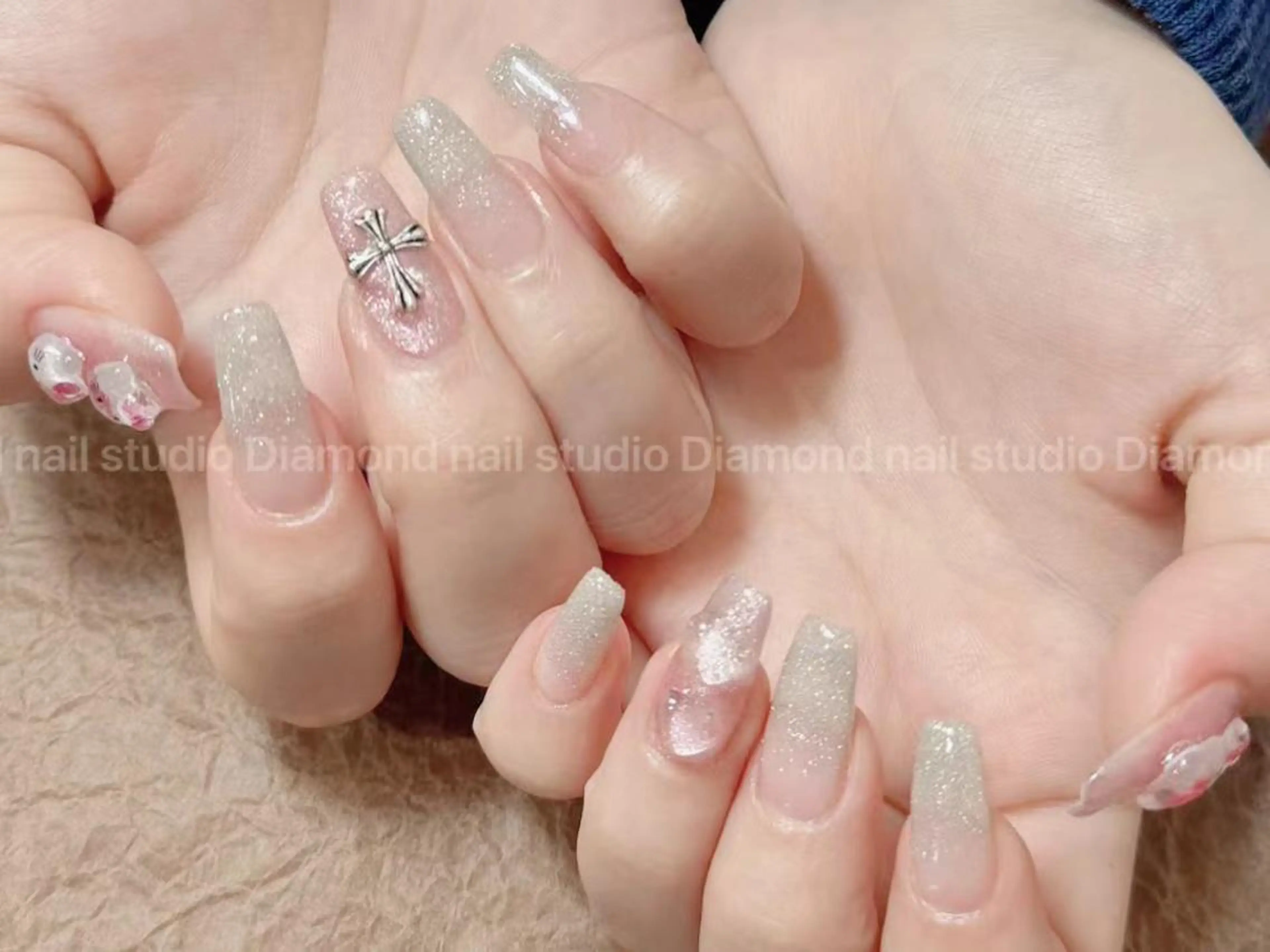 ネイル アートネイル オーロラネイル ガーリー キラキラネイル 韓国ネイル ハンドネイル ハンドケア Diamond 🚢のネイルデザイン