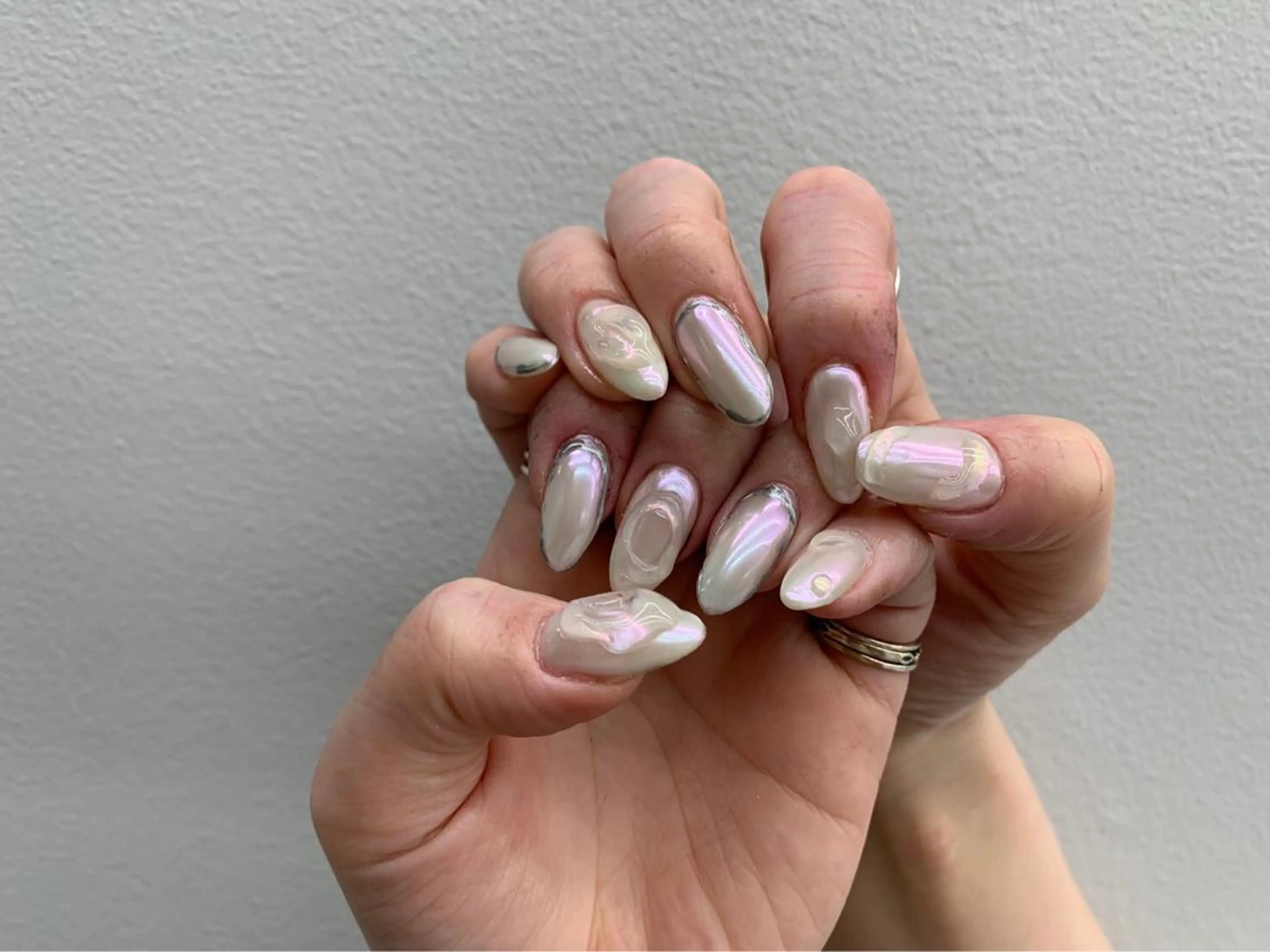 ネイル 椿森 美瑠紅の眉毛・アイブロウイメージ