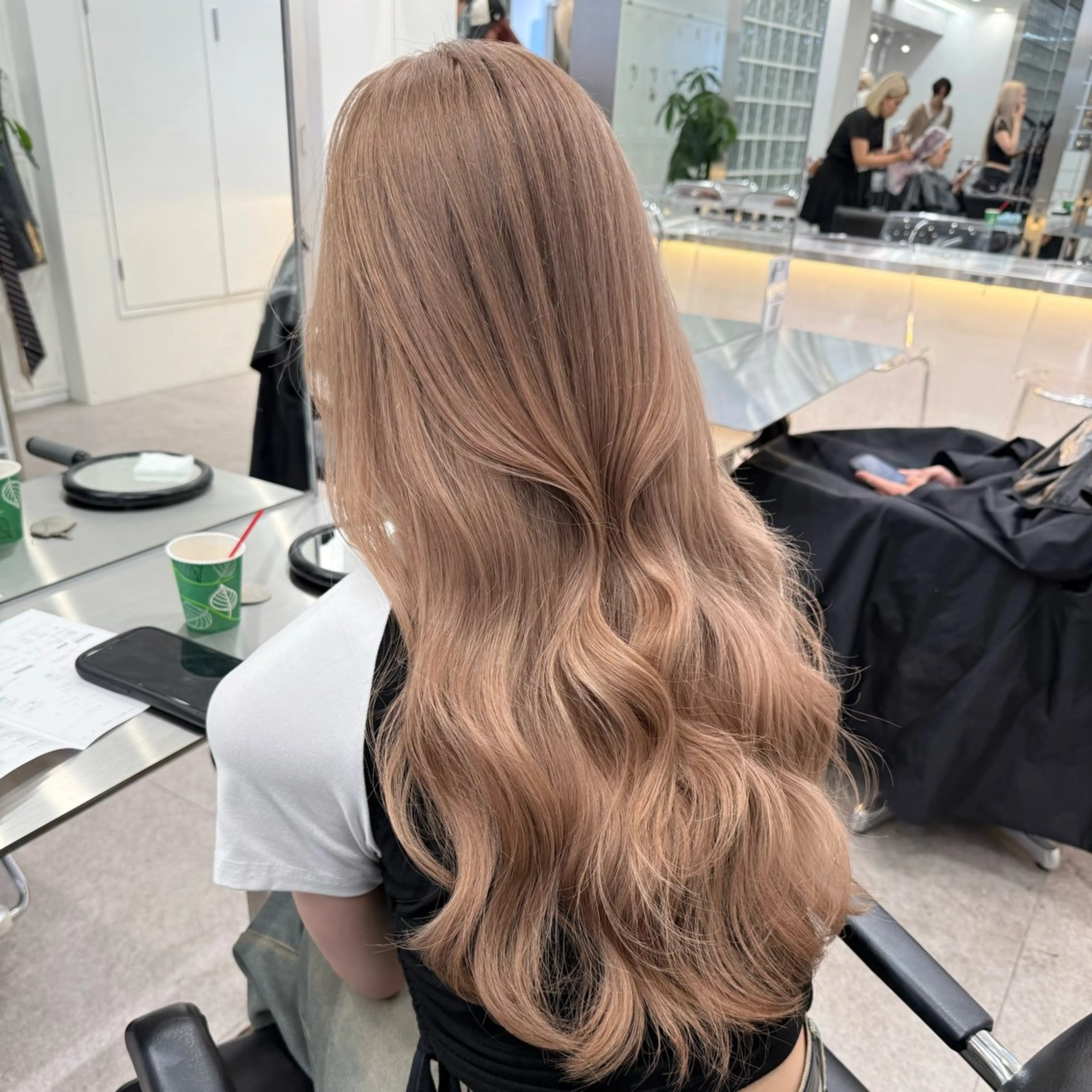 ロング カラー ヘアカラー トリートメント cinq PROJECT所属・ミルクティーベージュ 🐱【Ryo】のヘアスタイル