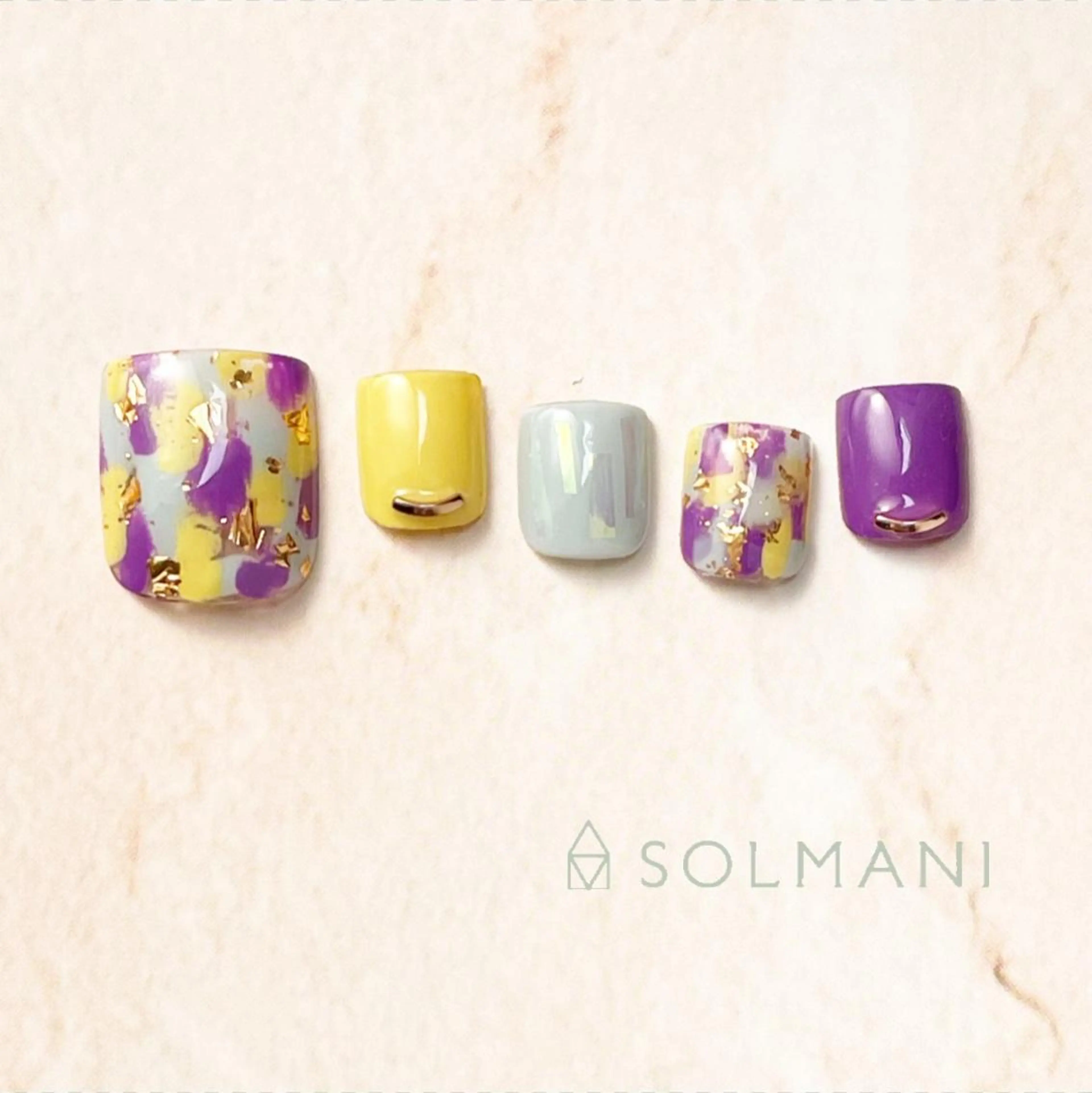 ネイル フットネイル ニュアンスネイル SOLMANI 予約担当のネイルデザイン