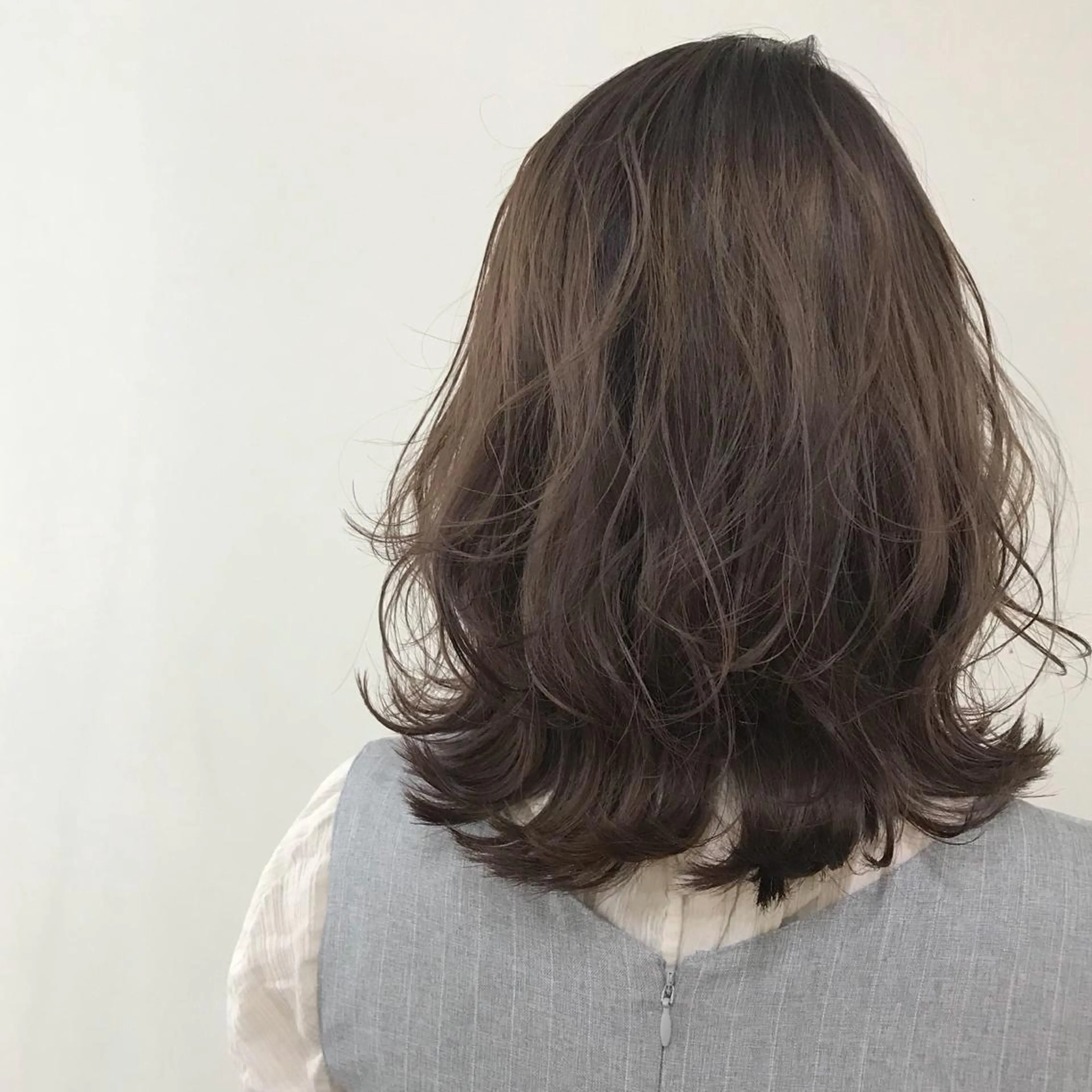 ミディアム カラー ヘアカラー トリートメント レイヤー/顔周り /AKARIのヘアスタイル