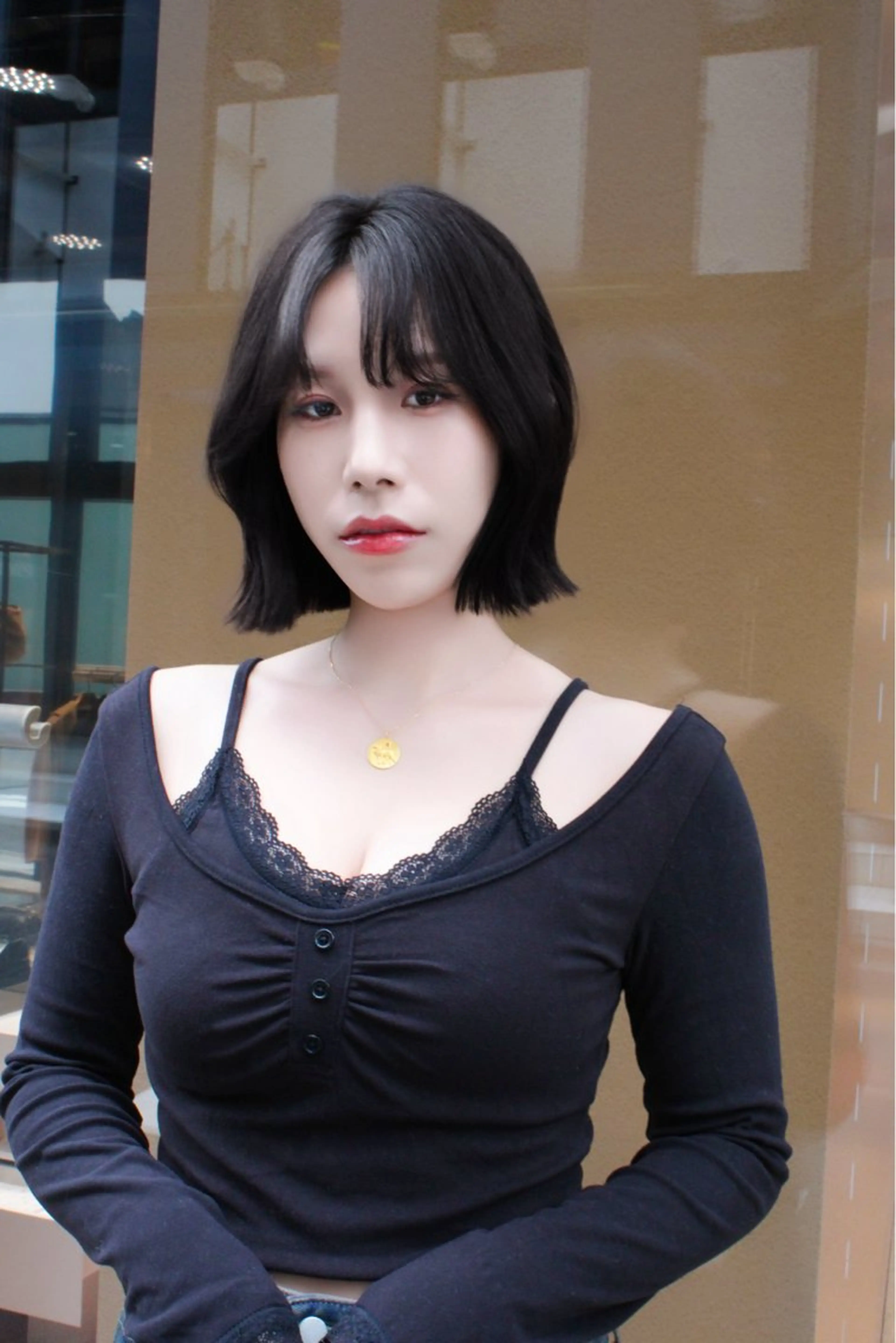 ミディアム ROBBY 表参道yuseiのヘアスタイル