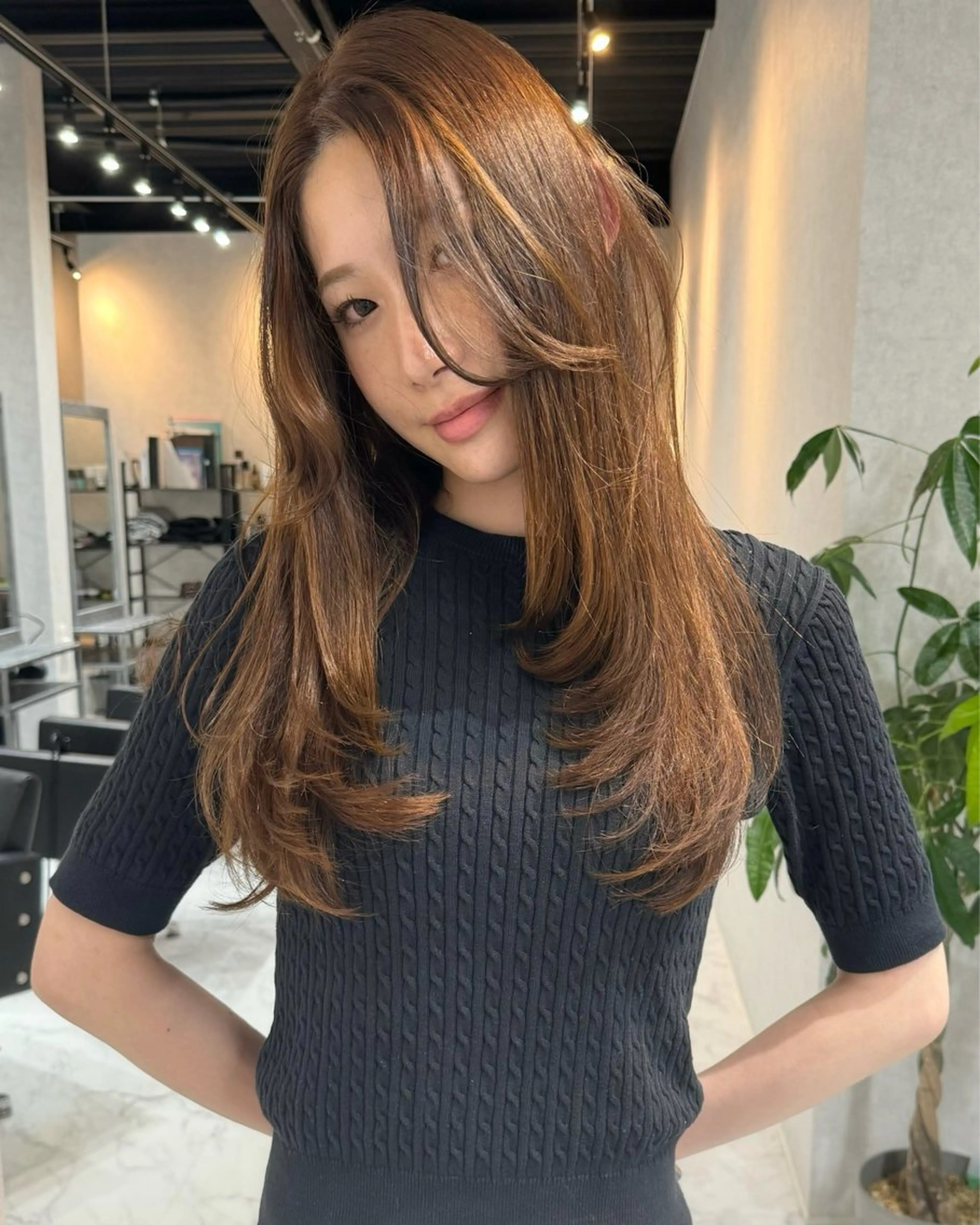 セミロング カラー ヘアアレンジ バレイヤージュ ブリーチ ダブルカラー ハイライトカラー ハイトーンカラー カット アンドウ ユウ/ レイヤーカット/韓国のヘアスタイル