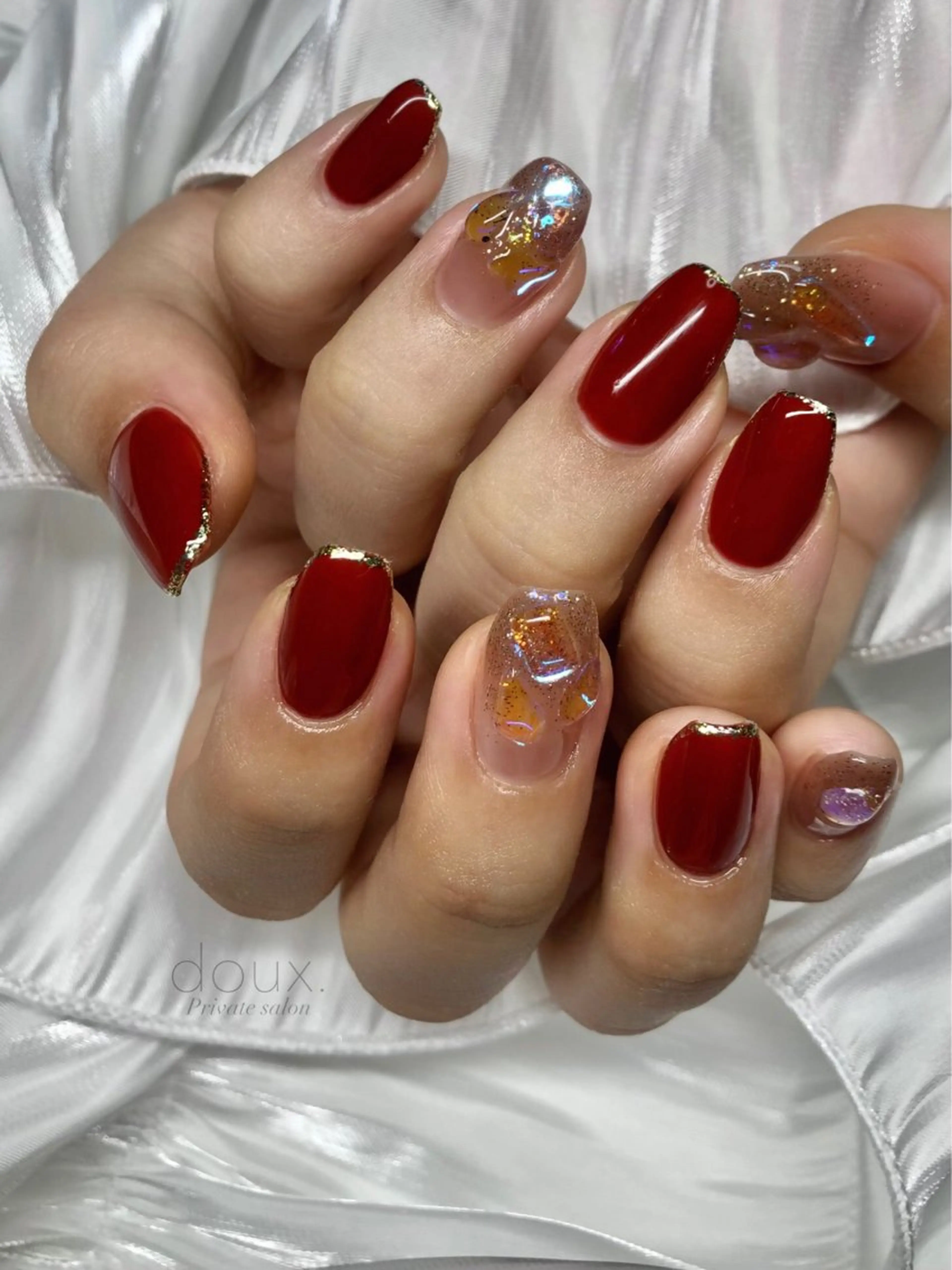 ネイル オーロラネイル フレンチネイル グラデーション 卒業式 キラキラネイル ハンドネイル doux. nailのネイルデザイン