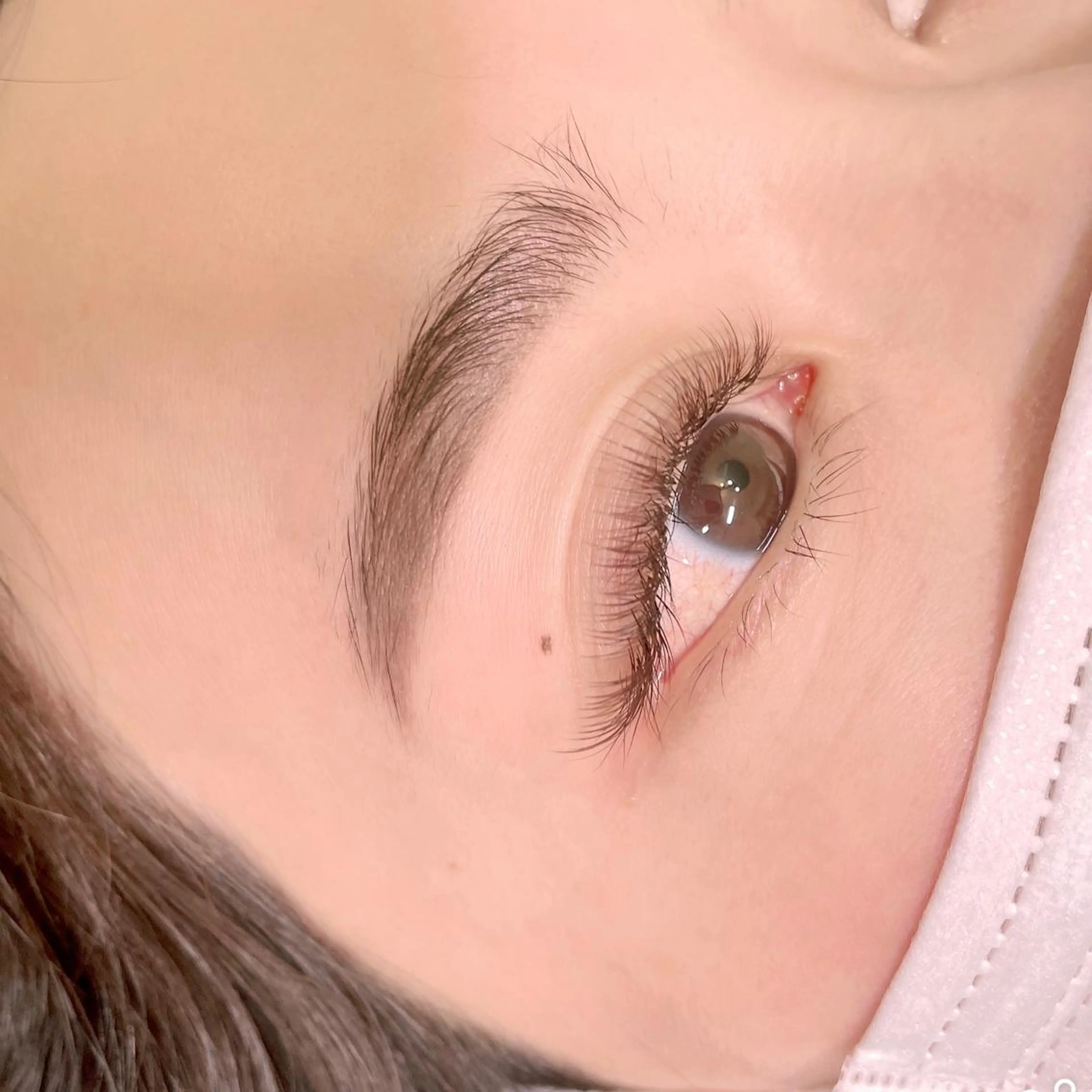 マツエク・マツパ カラーマツエク ナチュラル ボリュームラッシュ eyelash salon'h所属・松本 光の眉毛・アイブロウイメージ