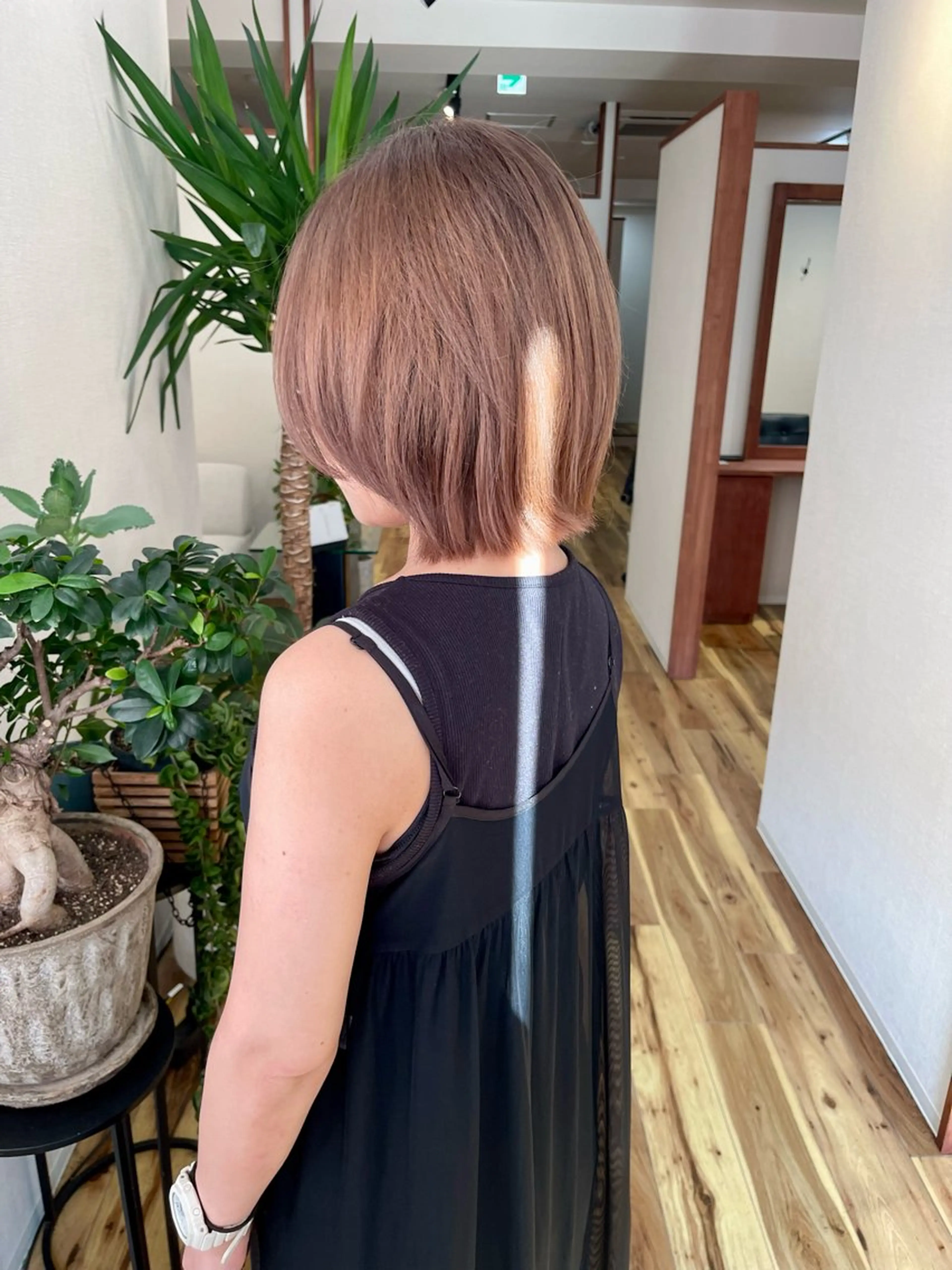 ショート カラー ベージュカラー カット ヘアカラー トリートメント 髪質改善ｶﾗｰ ｹｱﾌﾞﾘｰﾁ/ﾀﾑのヘアスタイル