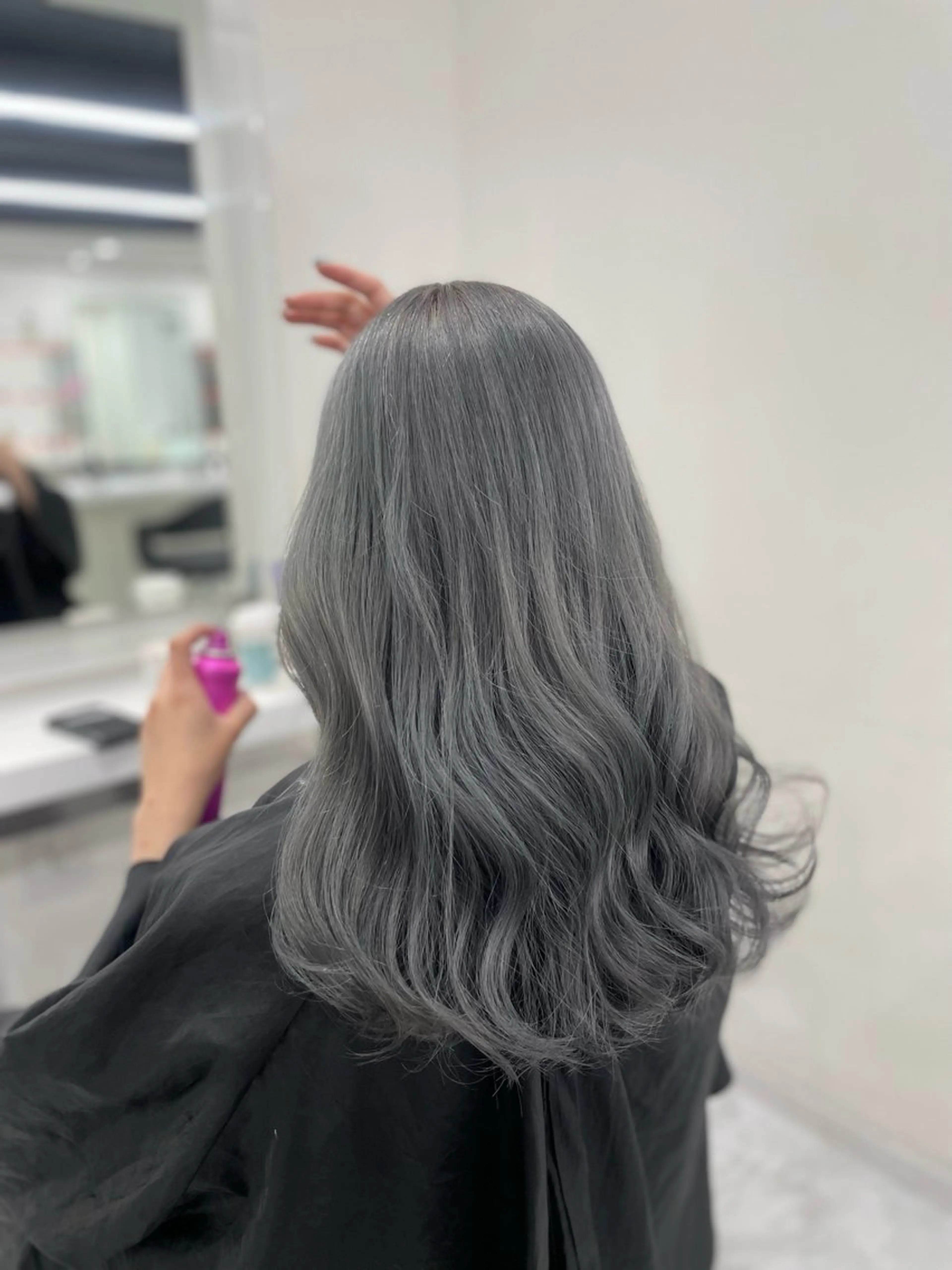 ロング カラー シルバー ブリーチなし🌼トレ ンド🌼似合わせのヘアスタイル