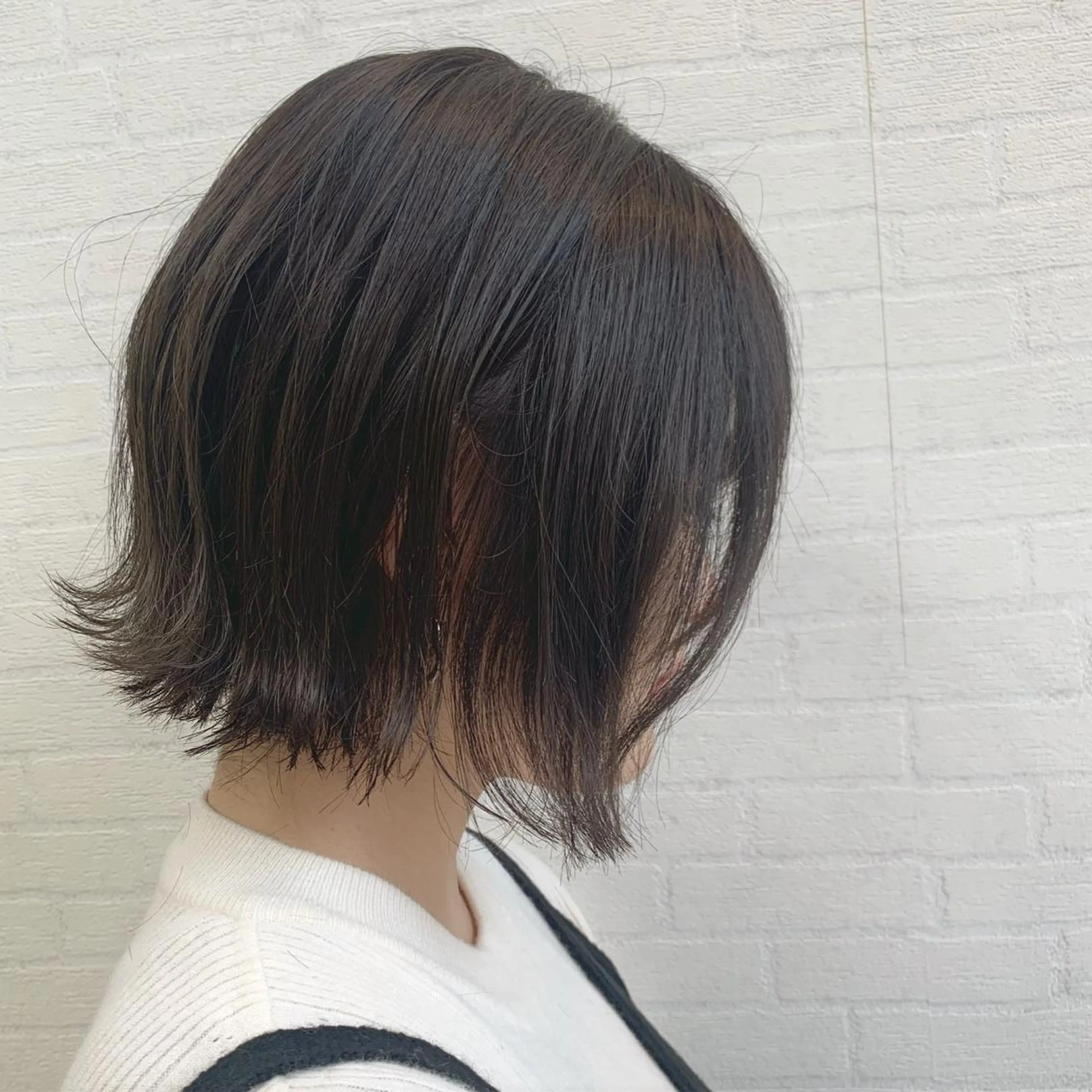 ショート カラー 切りっぱなしボブ ショートボブ ハンサムショート グレージュ オリーブグレージュ カット トリートメント 朝がちょっと楽しくな るshort･bobのヘアスタイル