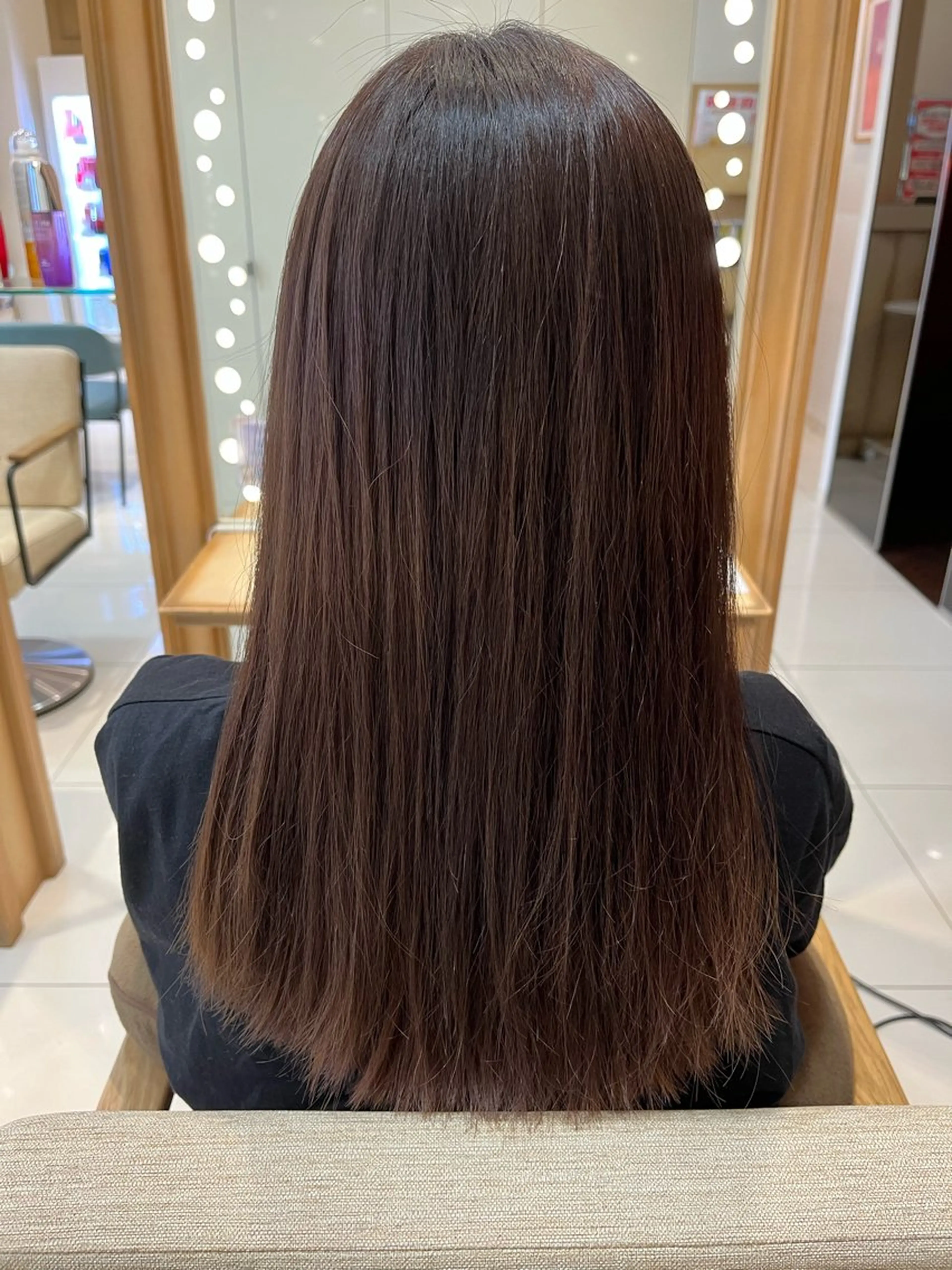 ロング なつな/ 透明感カラーのヘアスタイル