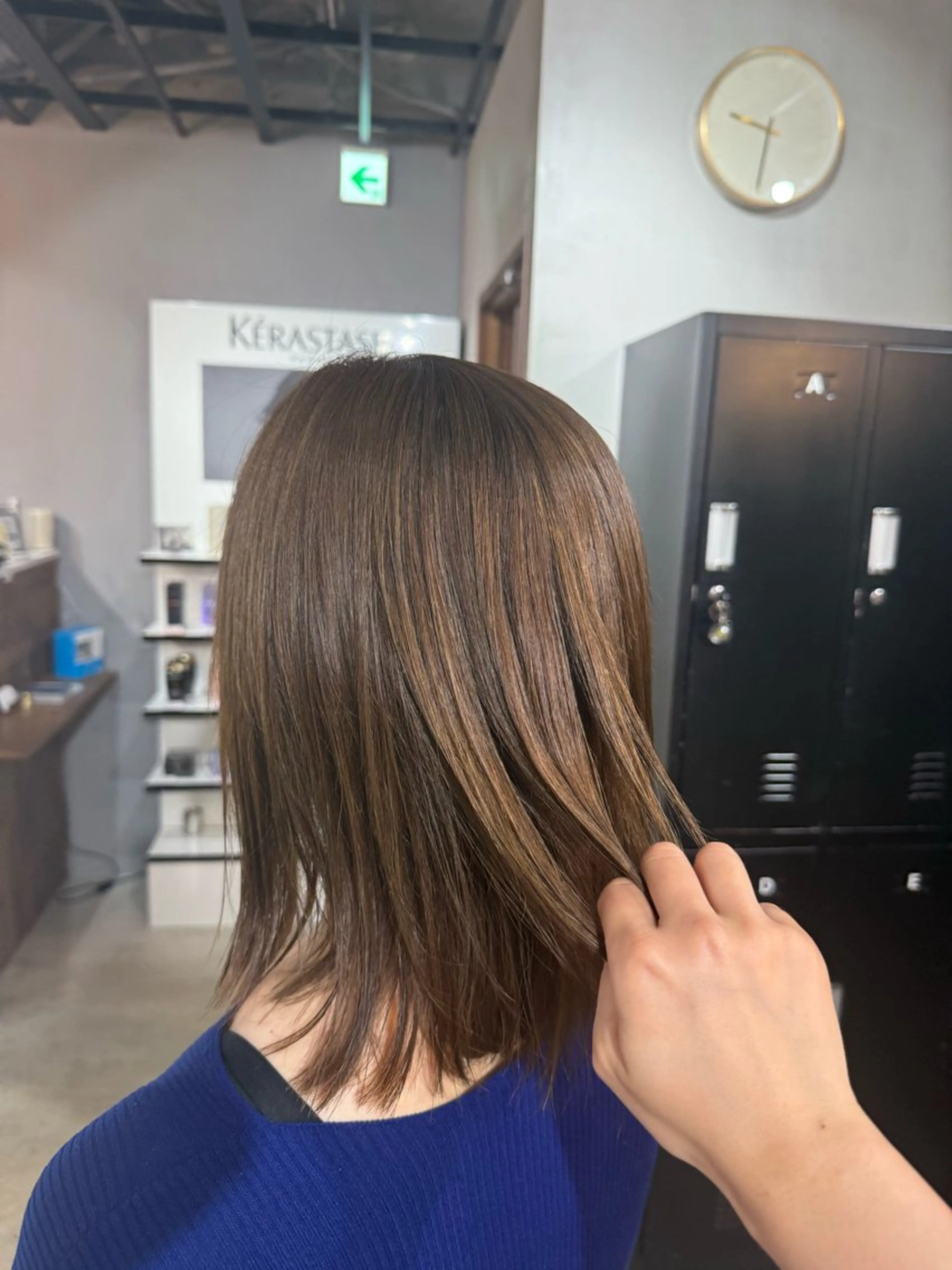 ミディアム 篠田 舞のヘアスタイル