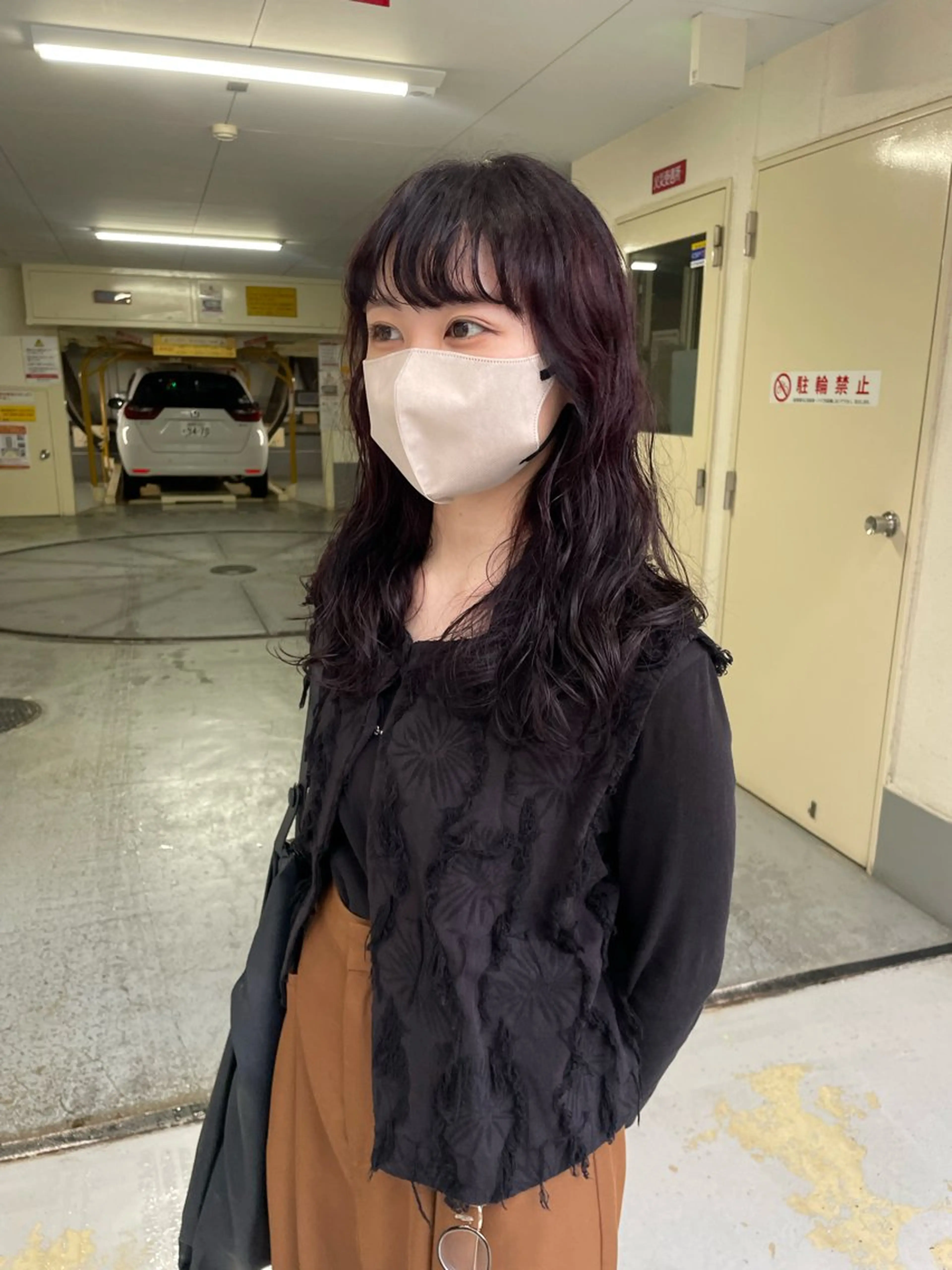 ミディアム 渥美 怜子のヘアスタイル