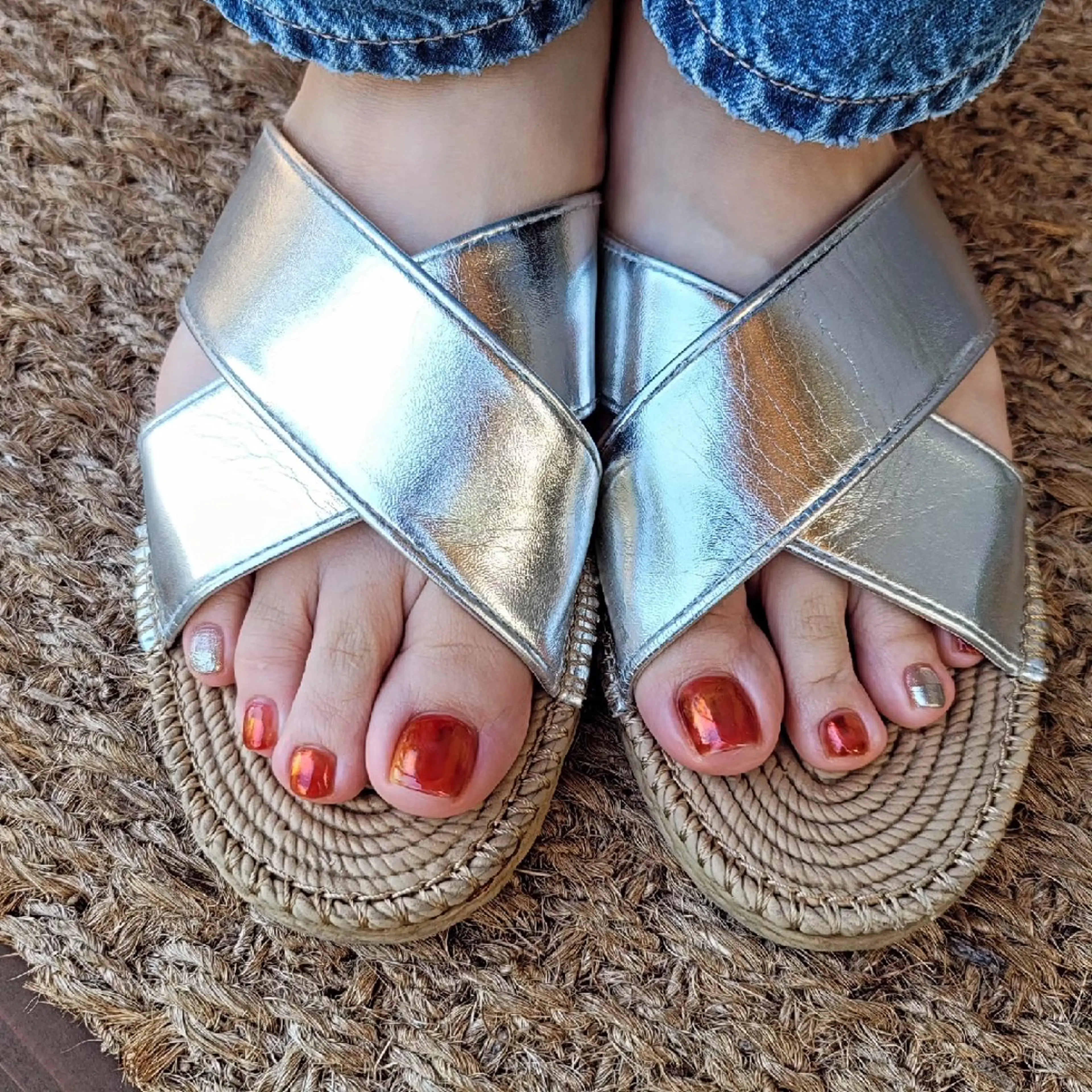 ネイル ニュアンスネイル 🌲🌳🚪iiit o🌲🌳🌲のネイルデザイン