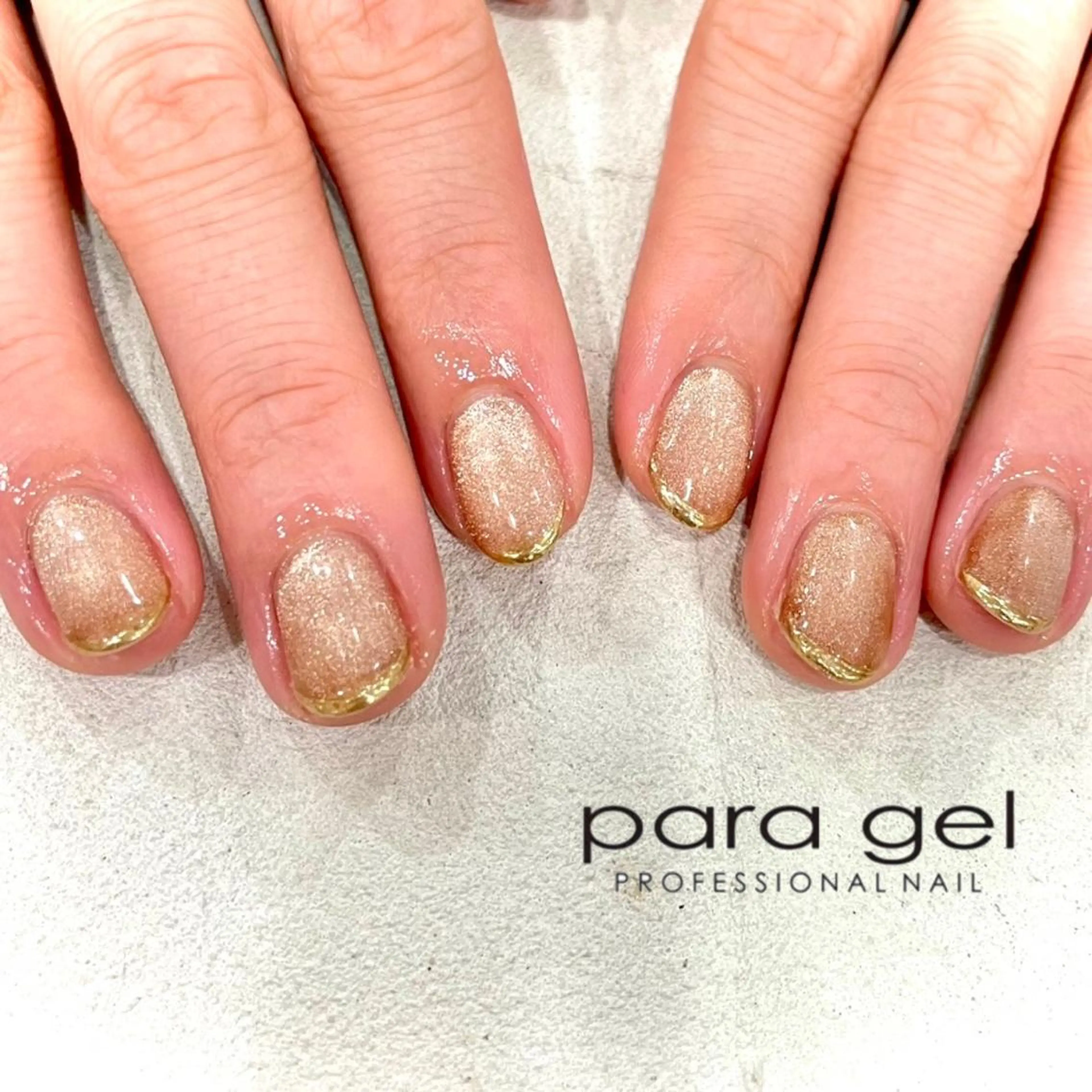 ネイル フラッシュネイル フレンチネイル ゴールド マグネットネイル Bianca🎀 ONODERAのネイルデザイン