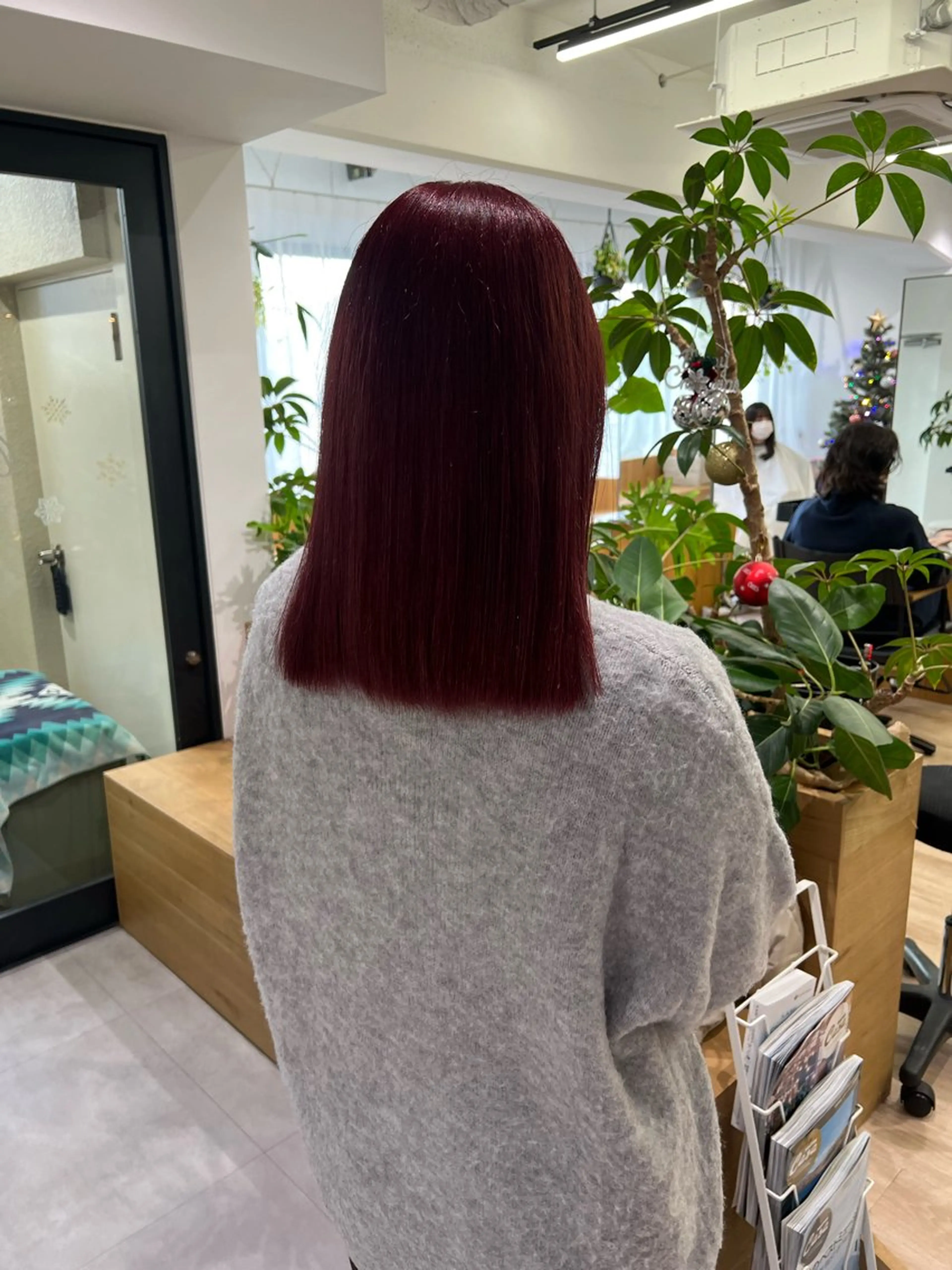 ミディアム カラー 田中 愛梨のヘアスタイル