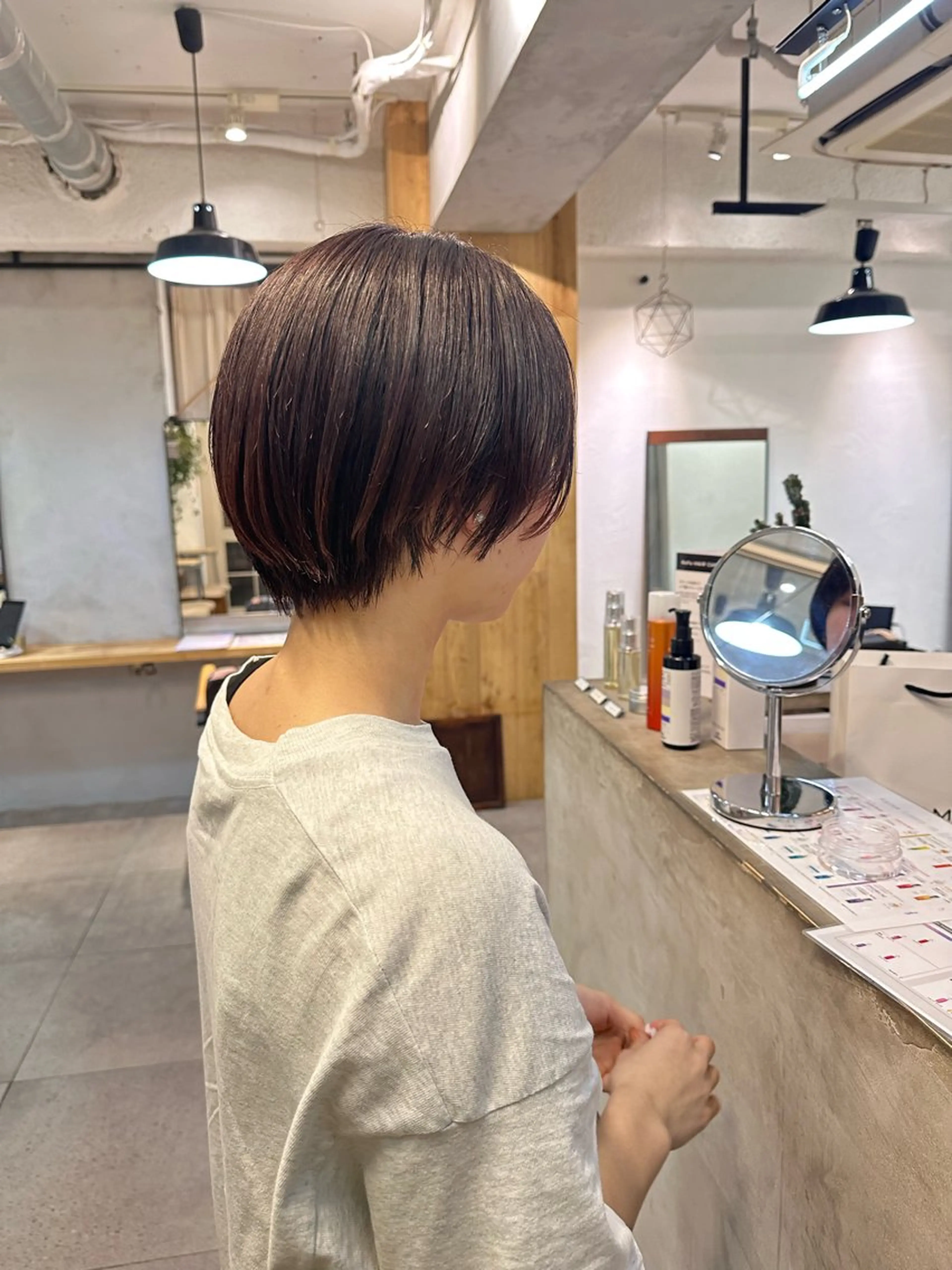 ショート REINA☁️透明感 カラー/ぷつっと♡のヘアスタイル