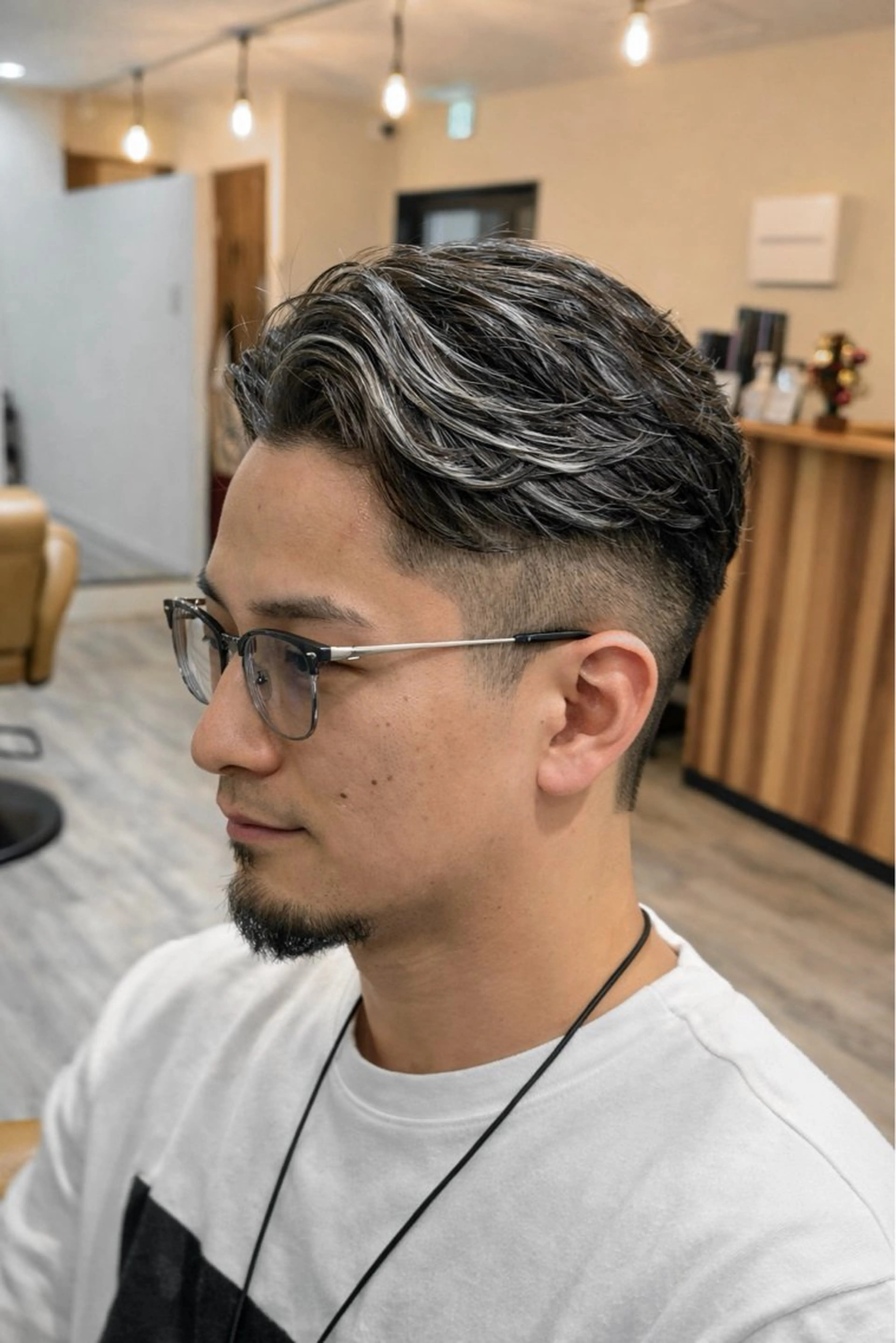 ショート カラー メンズ メンズメッシュ メンズパーマ メッシュ カット ヘアカラー Flow所属・黒原 将貴のヘアスタイル