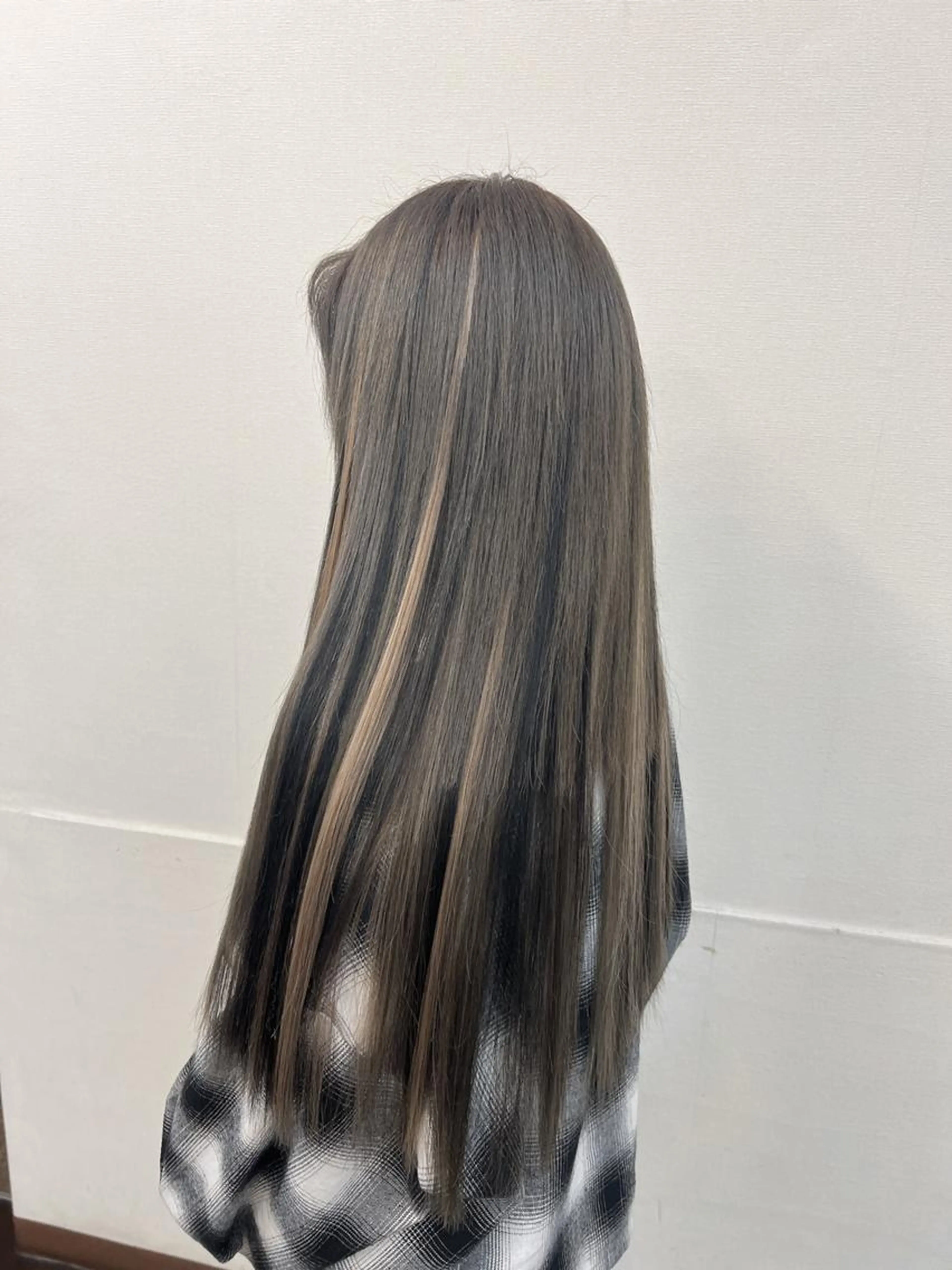 初　最高級品質エクステ ６０ｃｍ【５０本】＋グロスカラー＋デザインカット＋COTA（コタ）シャンプーの写真