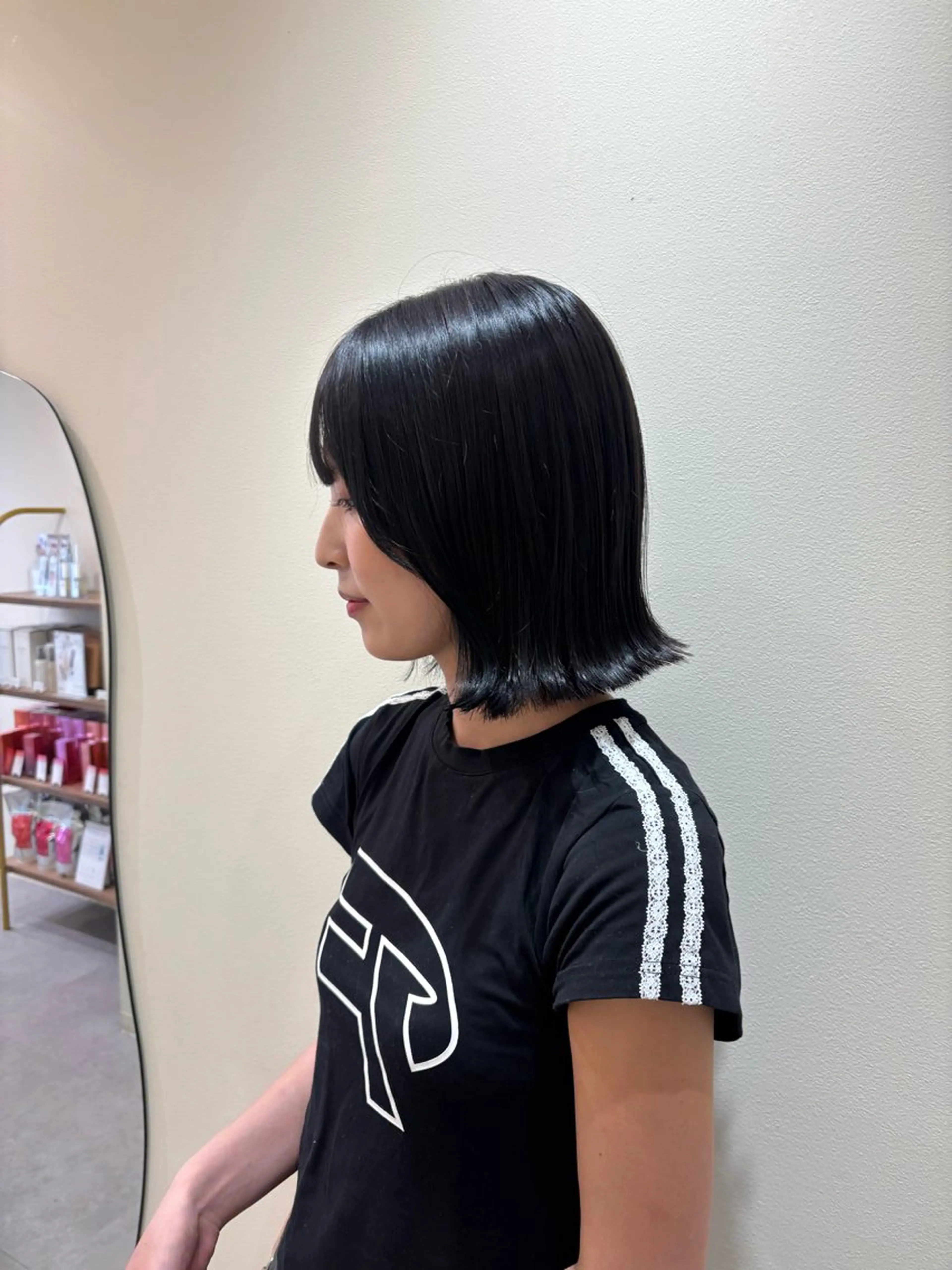 ショート 切りっぱなしボブ ボブ カット ヘアカラー トリートメント TinkerLip所属・レイヤー／ボブ／暗髪 透明感カラーChieのヘアスタイル