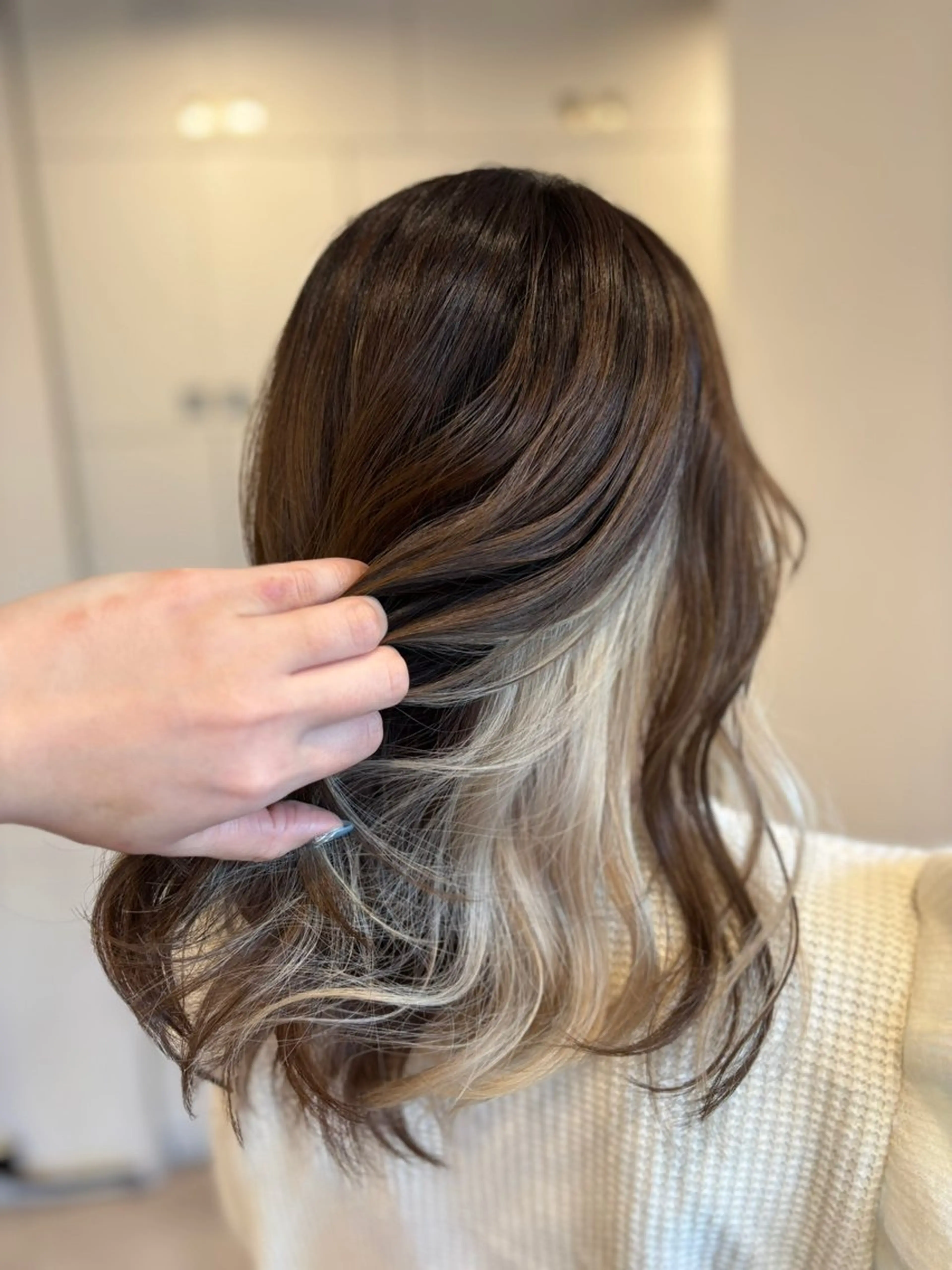 セミロング カラー ブリーチ インナーカラー ヘアカラー 仲矢 あゆ美のヘアスタイル