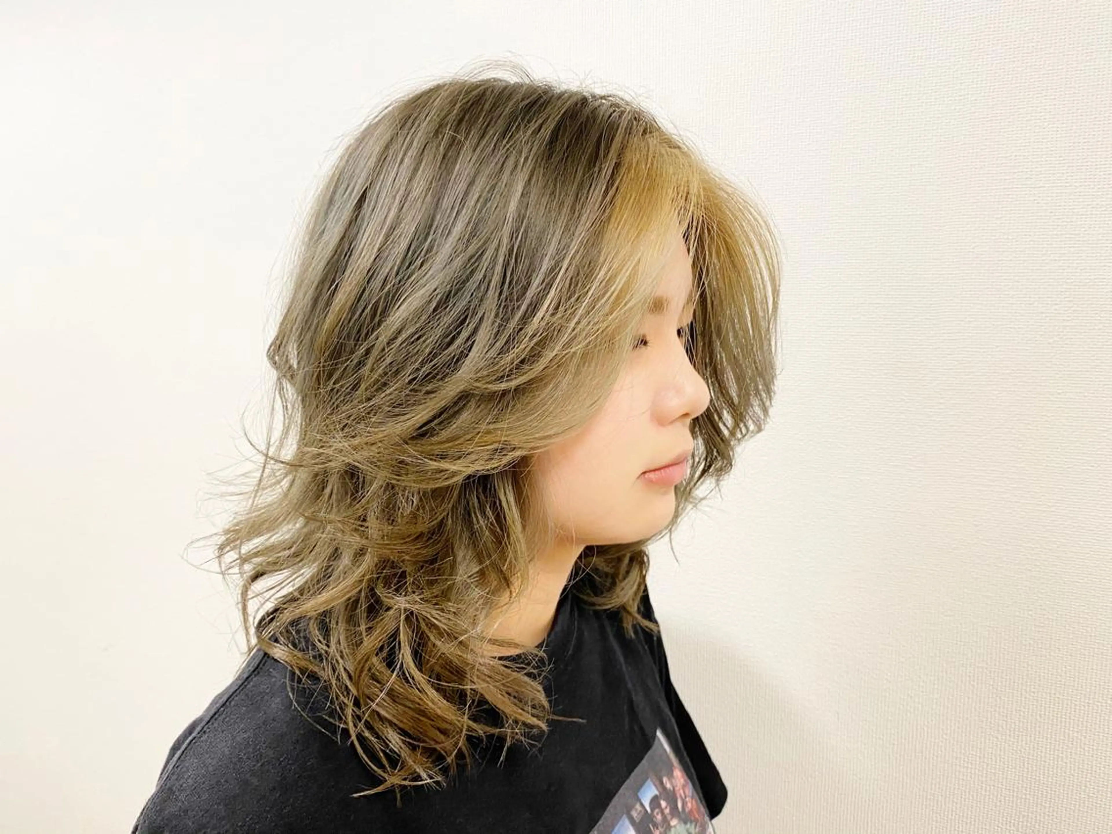 ミディアム カラー ヘアアレンジ インナーカラー 顔周りカット 韓国風ヘア カット ヘアカラー FLOW aoyama所属・✨レディース✨ 今だけカット￥０大石のヘアスタイル