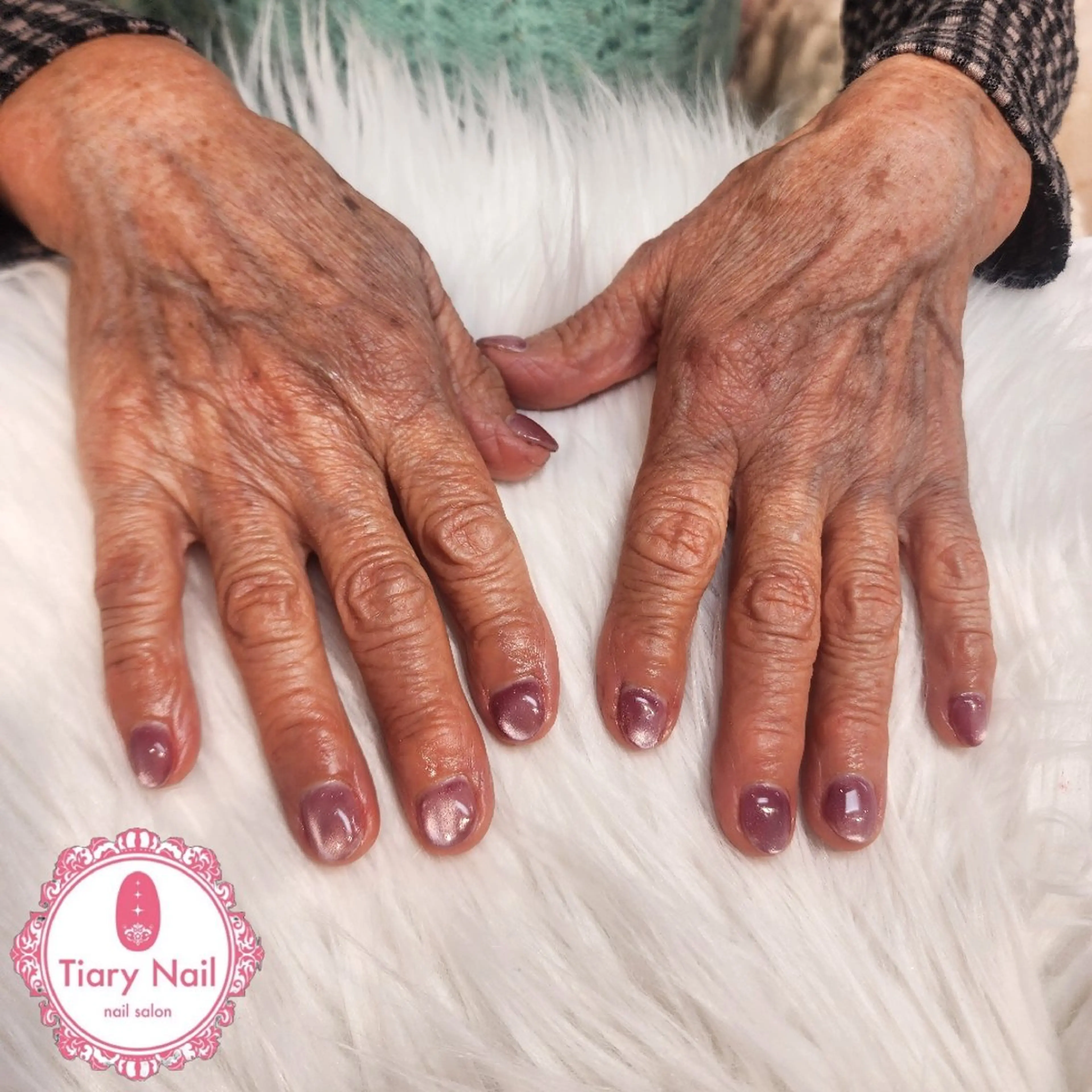 ネイル 💙🤍Tiary M🤍💙のネイルデザイン