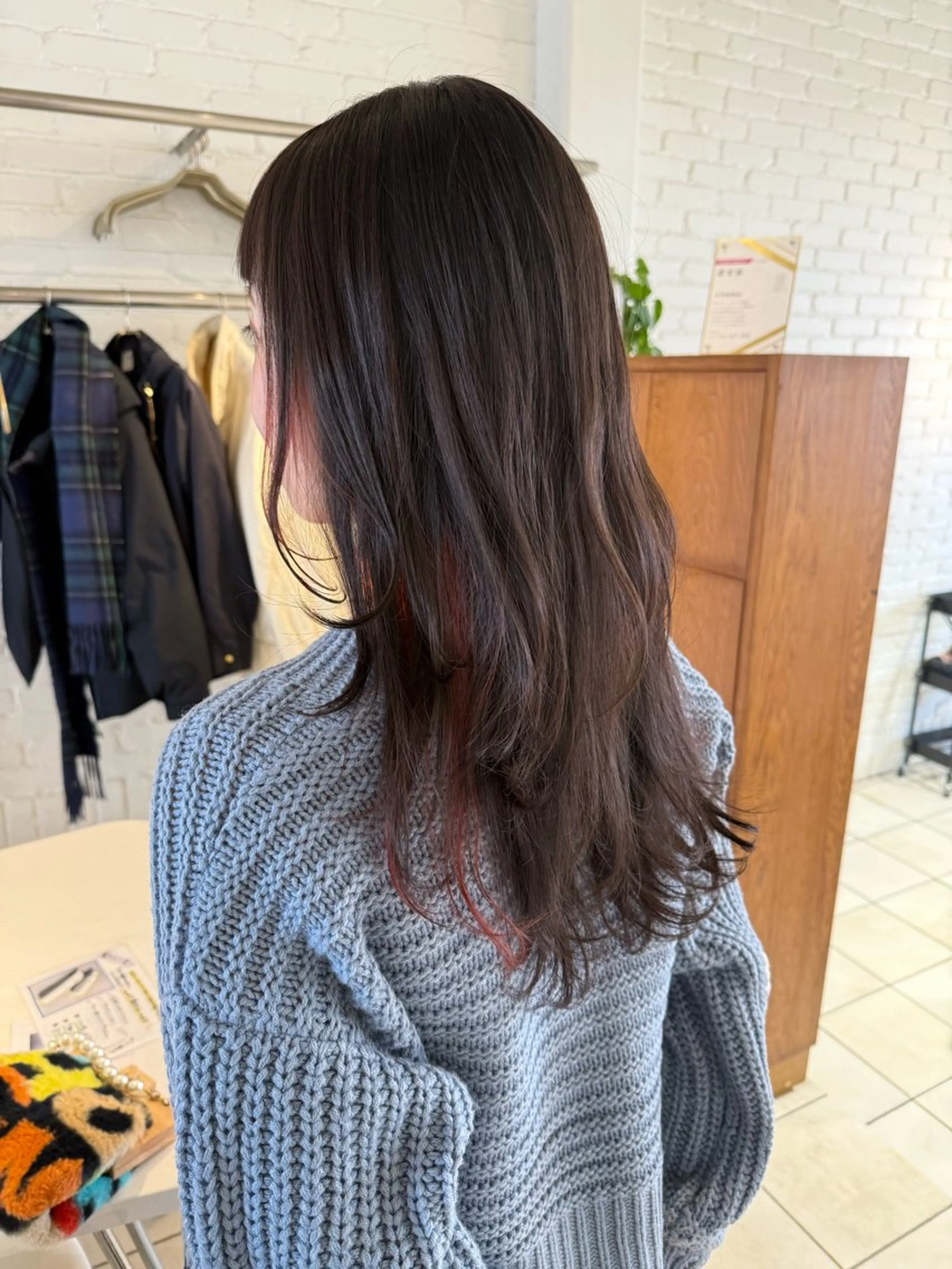 ロング カラー インナーカラー 🌟デザインカラー 🌟コノミ🌟のヘアスタイル