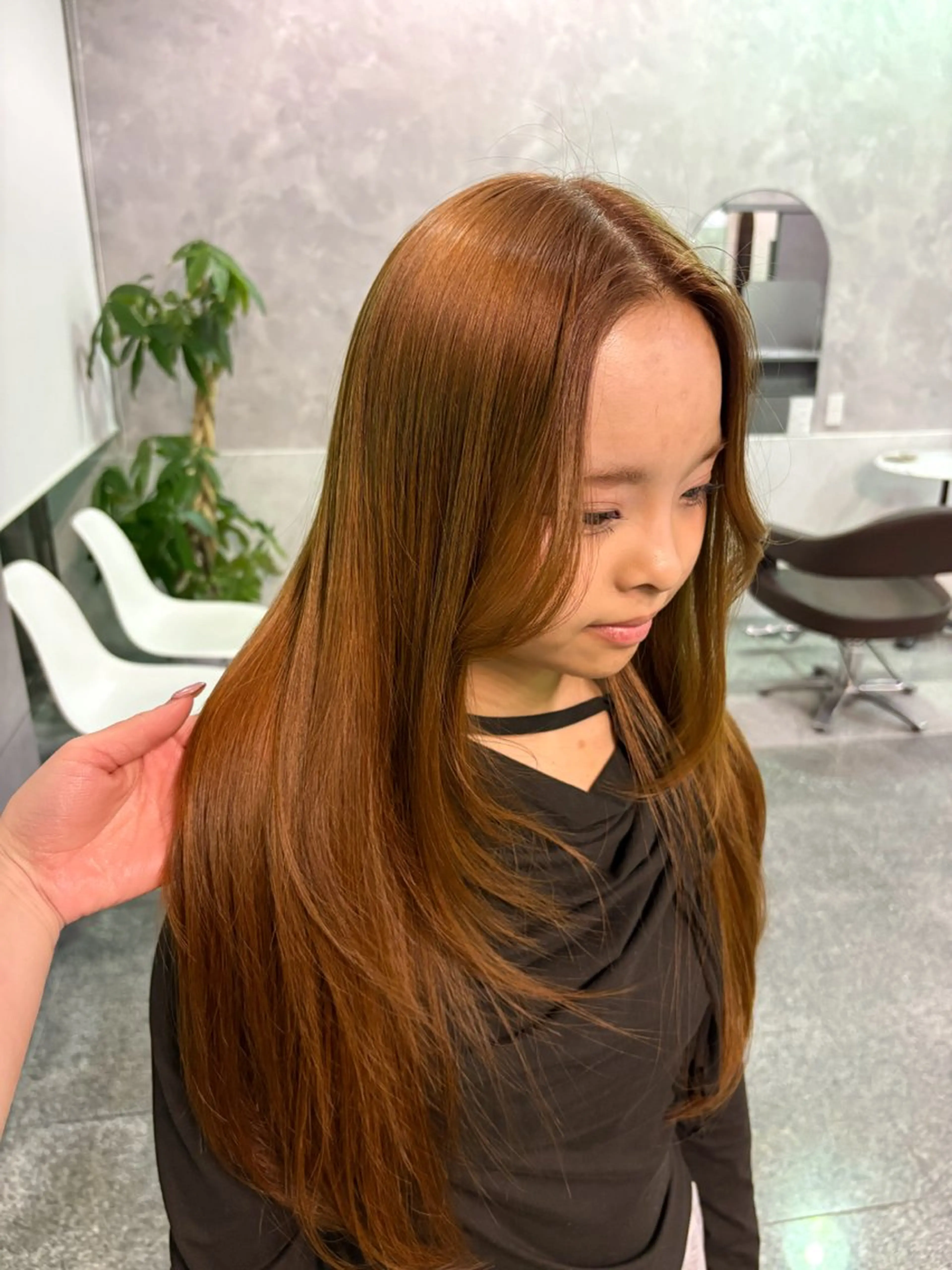 セミロング カラー ベージュカラー ミルクティーベージュ ヘアカラー トリートメント ハイトーン/ブリーチ 🤍足立里湖のヘアスタイル