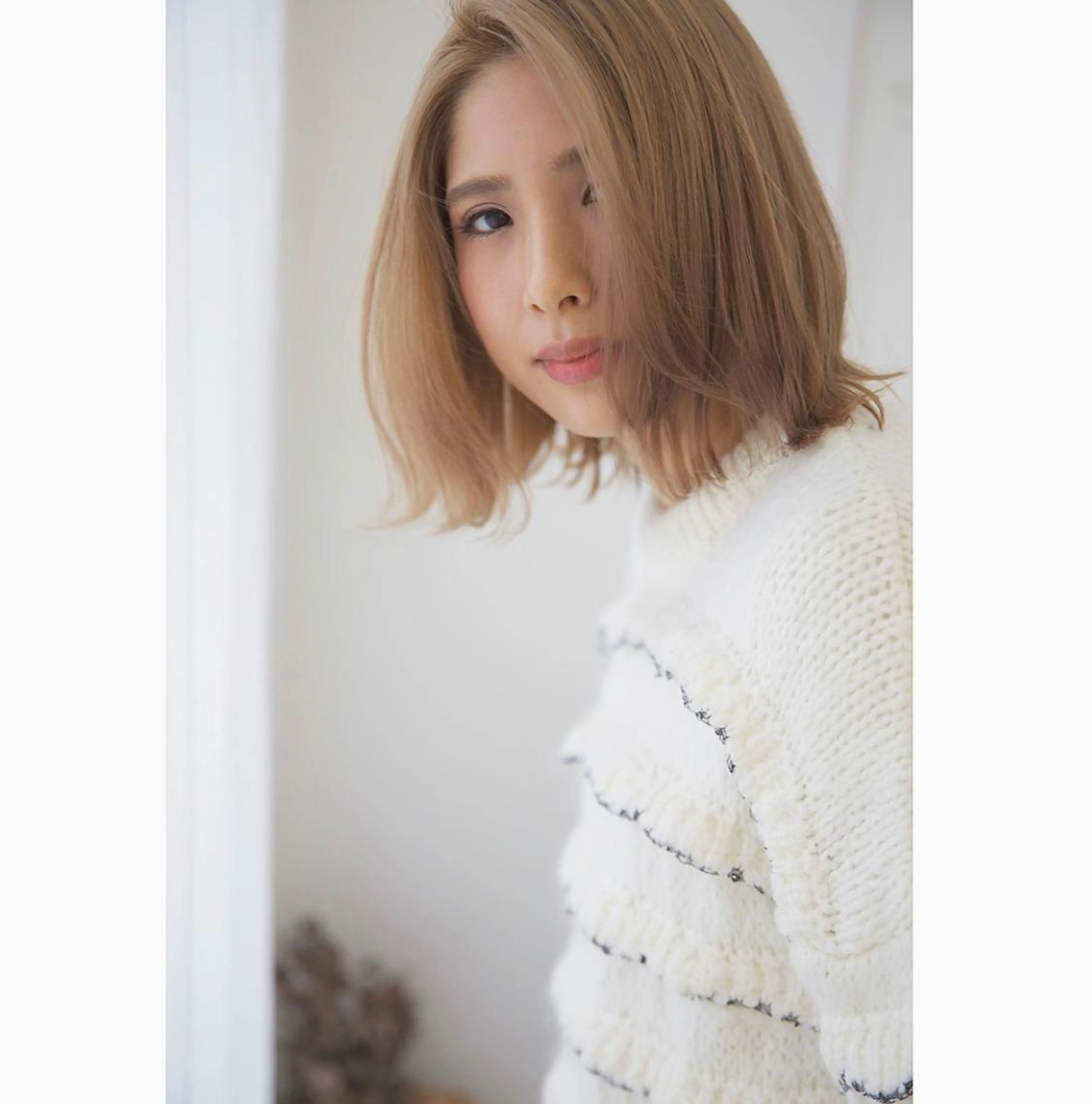 ミディアム カラー fio マナミのヘアスタイル