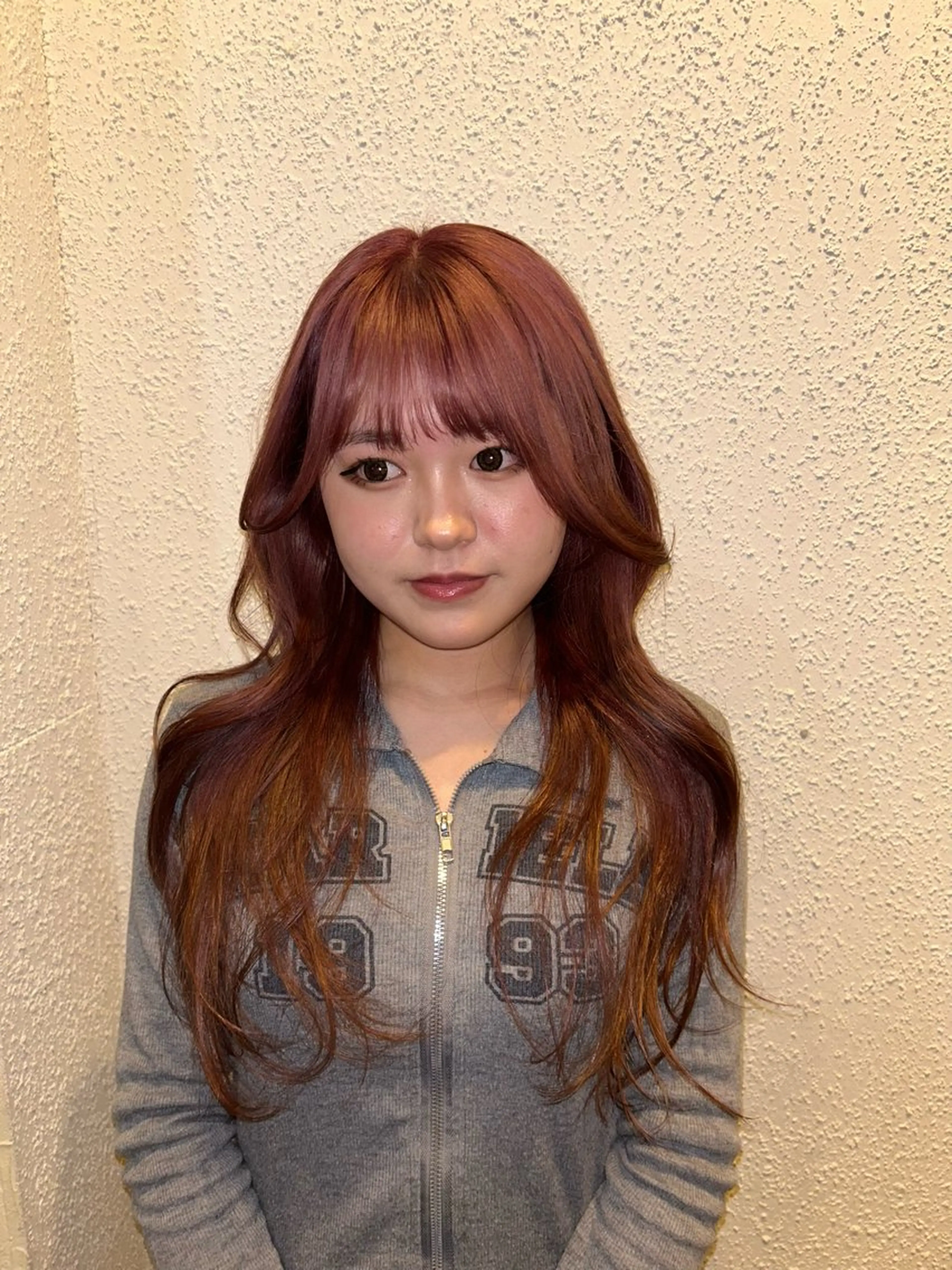 ロング カラー 角田 桃香のヘアスタイル