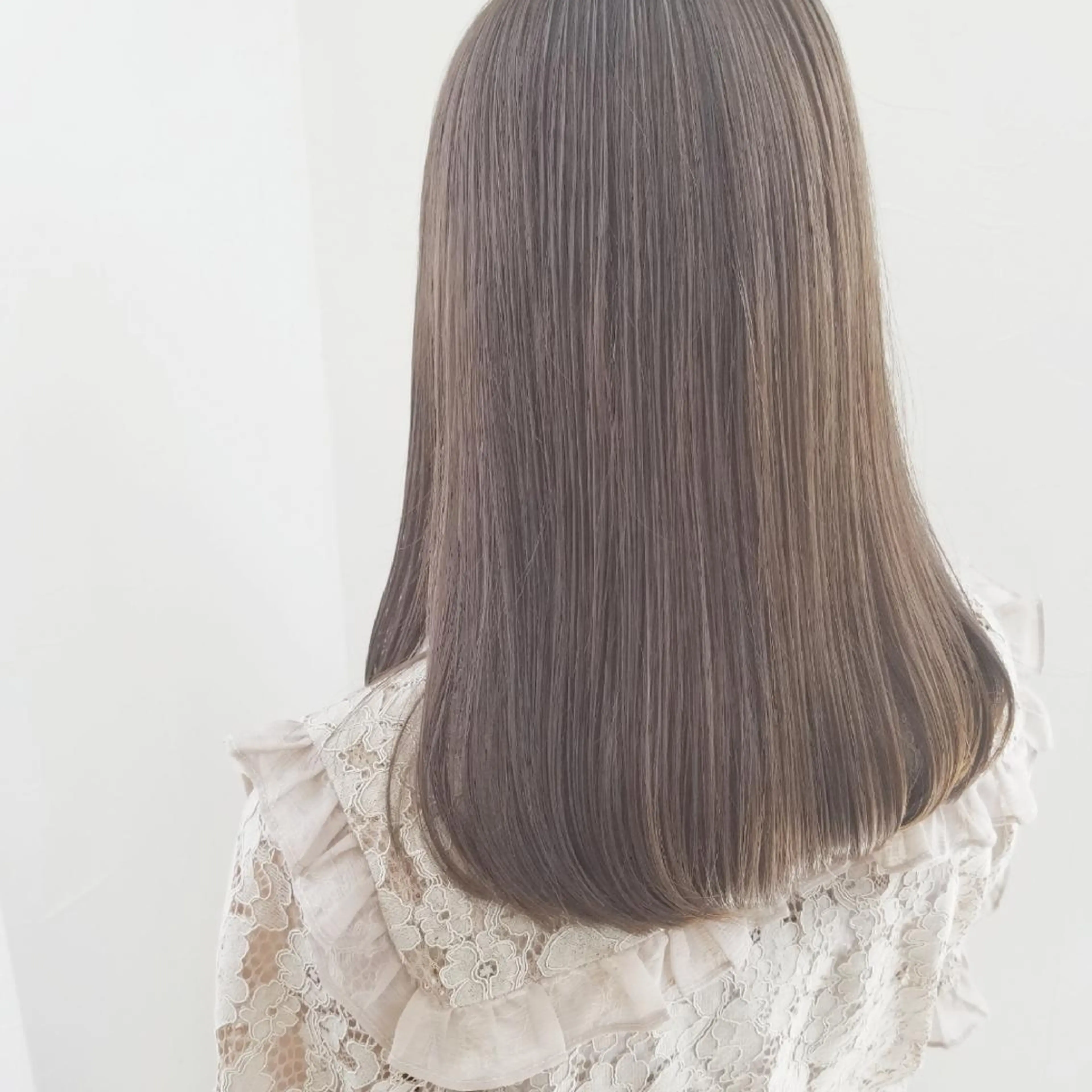 セミロング カラー トリートメント レイヤーカット/ ウルフカット/大橋 のヘアスタイル