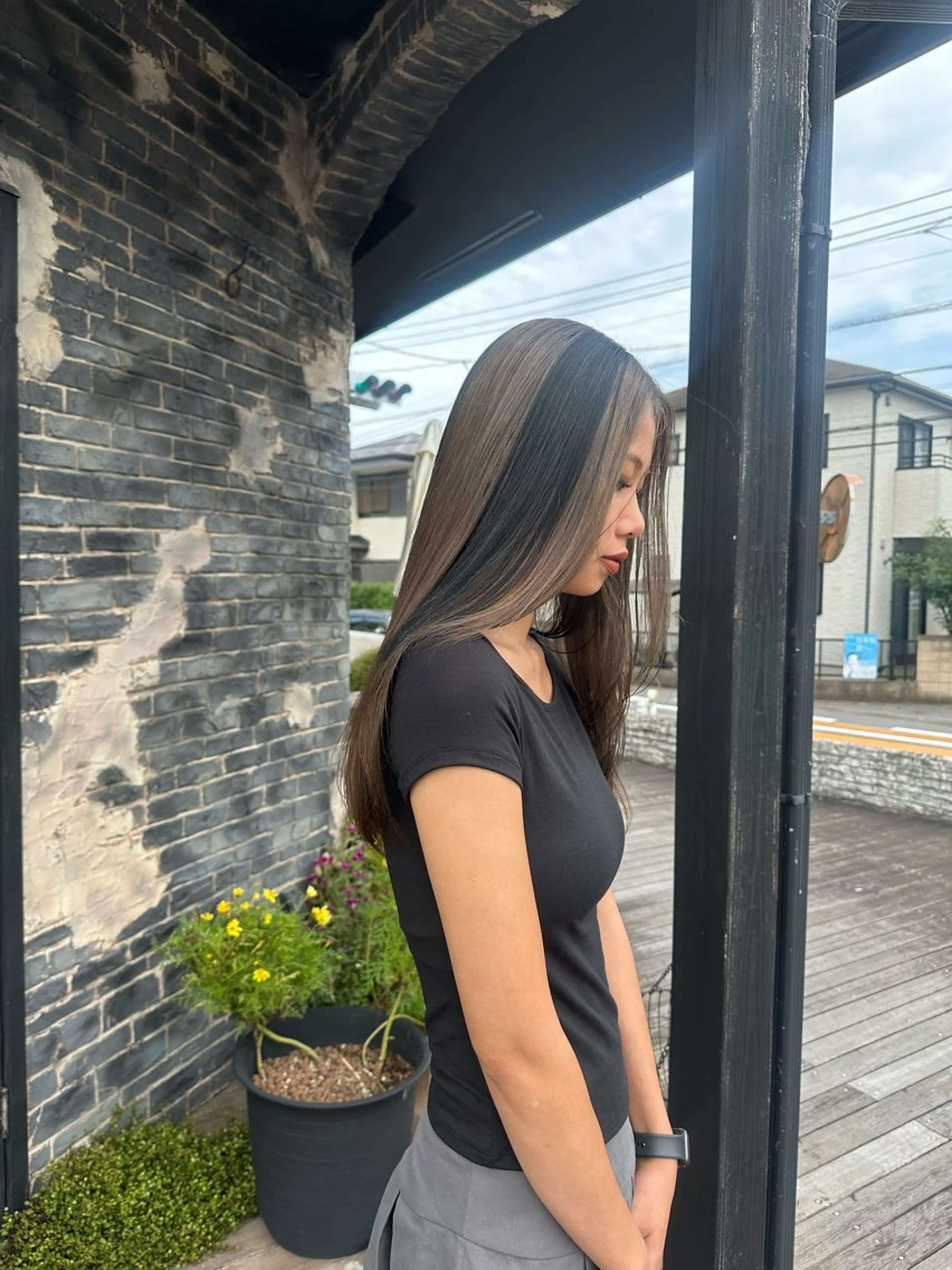 ロング カラー 黒髪 デザインカラー グレージュ 🦖ノザワ リンカ🦖のヘアスタイル