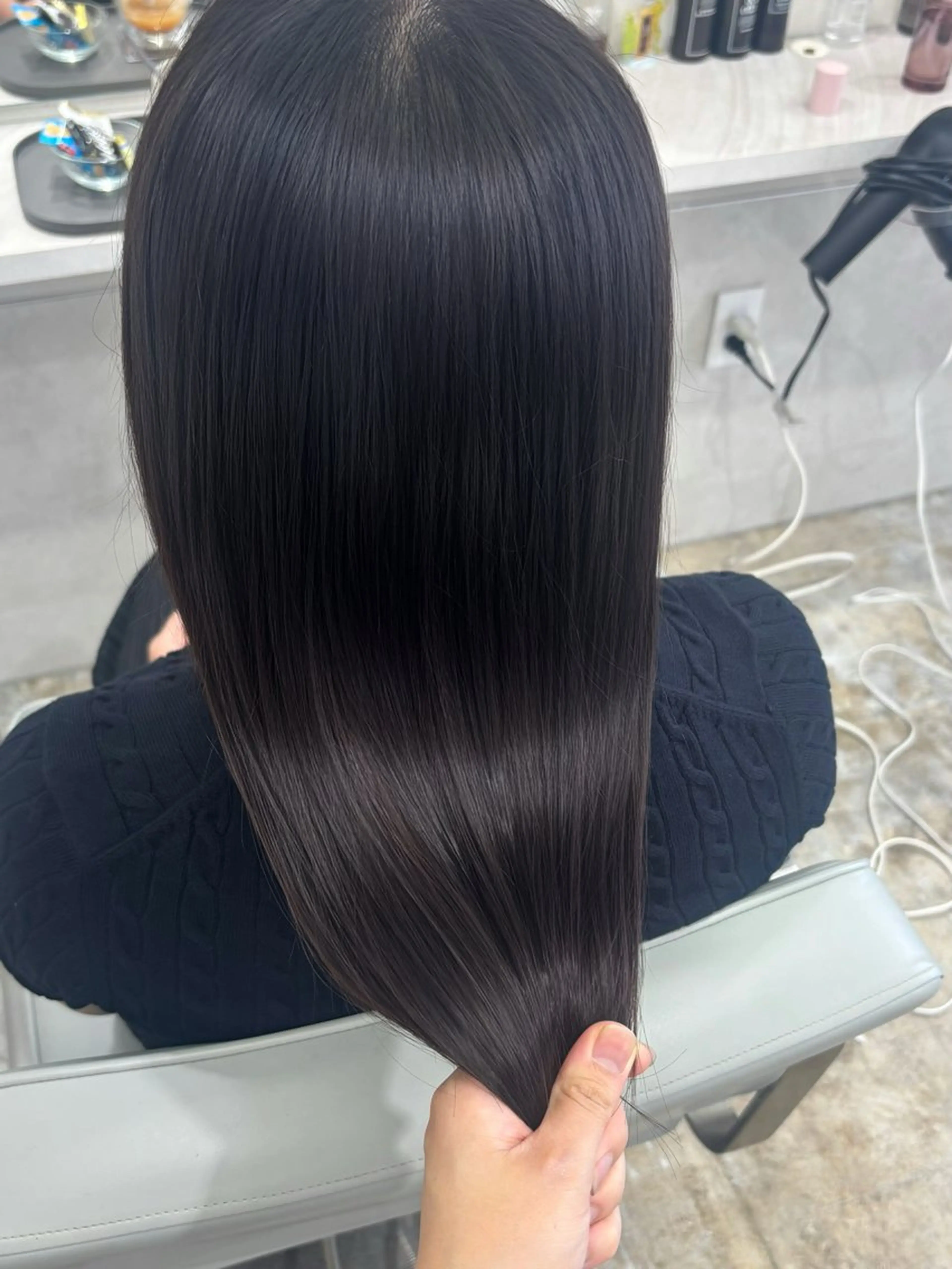 ロング makoto⌇レイヤ ー⌇艶カラー🍒‎のヘアスタイル