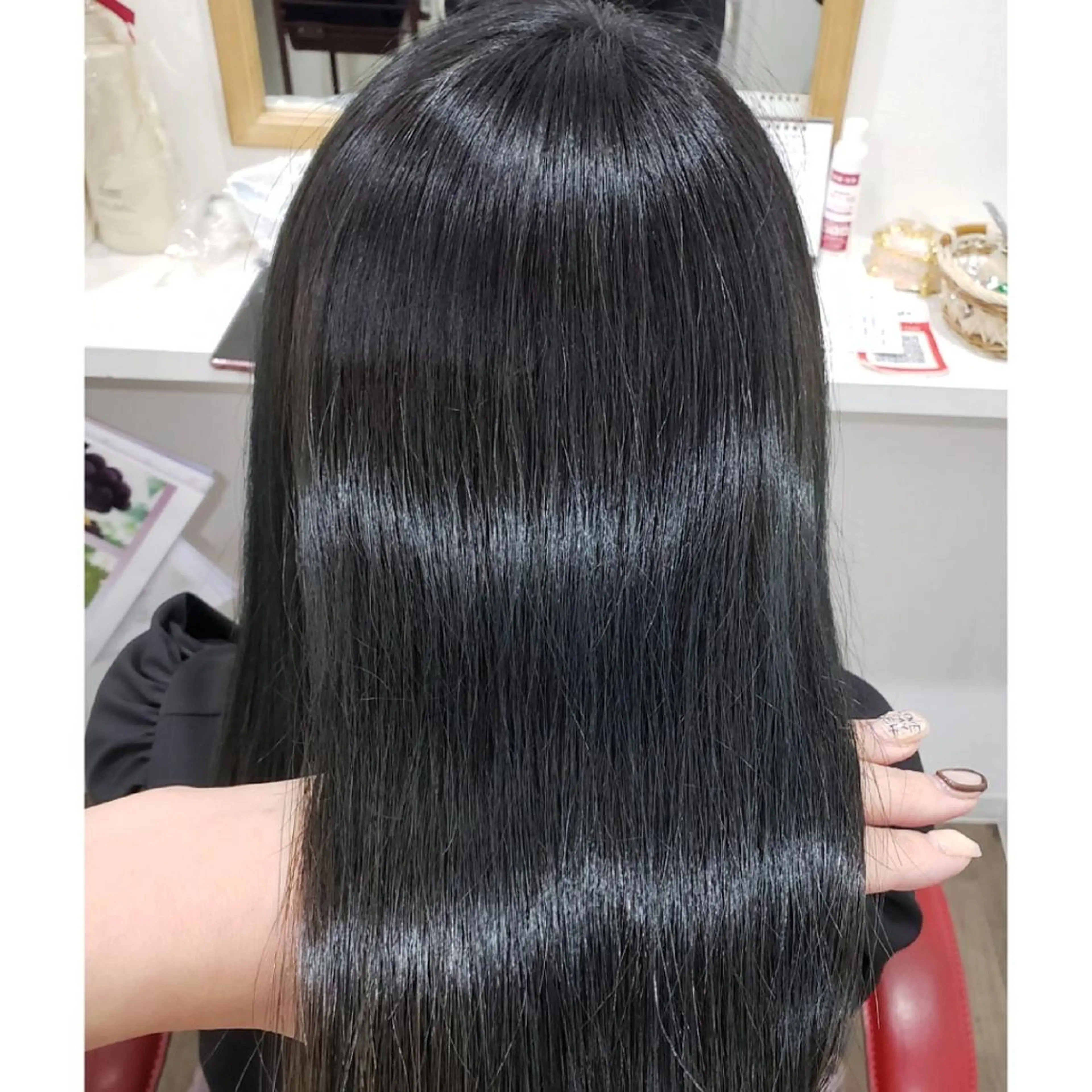 セミロング カラー ヘアアレンジ 黒髪 ブルーカラー ブルーブラック ケアカラー 髪質改善 ヘアカラー トリートメント 髪質改善サロン🍃 AIRI のヘアスタイル
