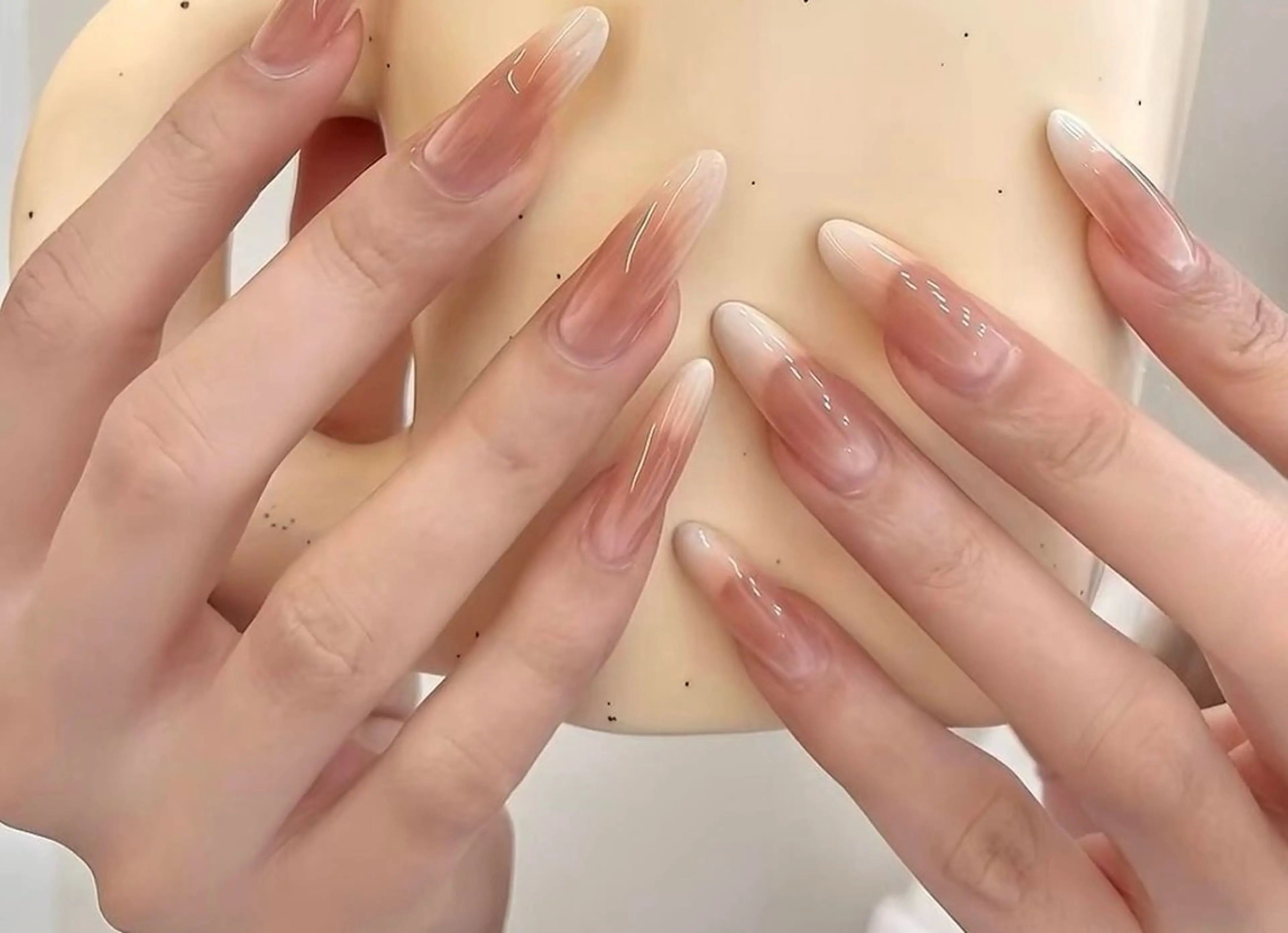 ネイル チークネイル 長さ出し フラワーネイル フレンチネイル ガーリー SunNail池袋駅 ワンホンネイルのネイルデザイン