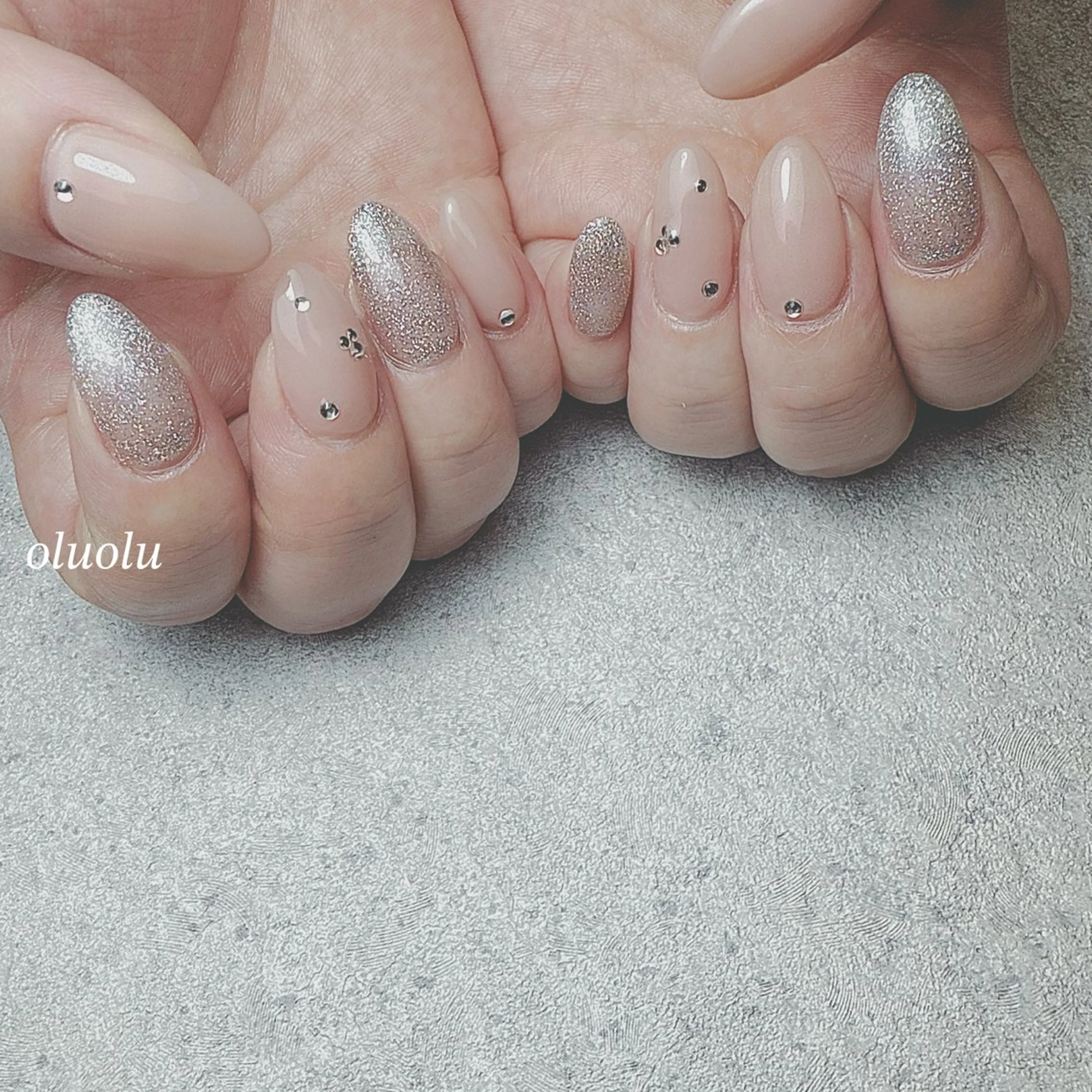 ネイル アートネイル フラッシュネイル シンプルネイル ストーンネイル ハンドネイル 大村 紬華のネイルデザイン