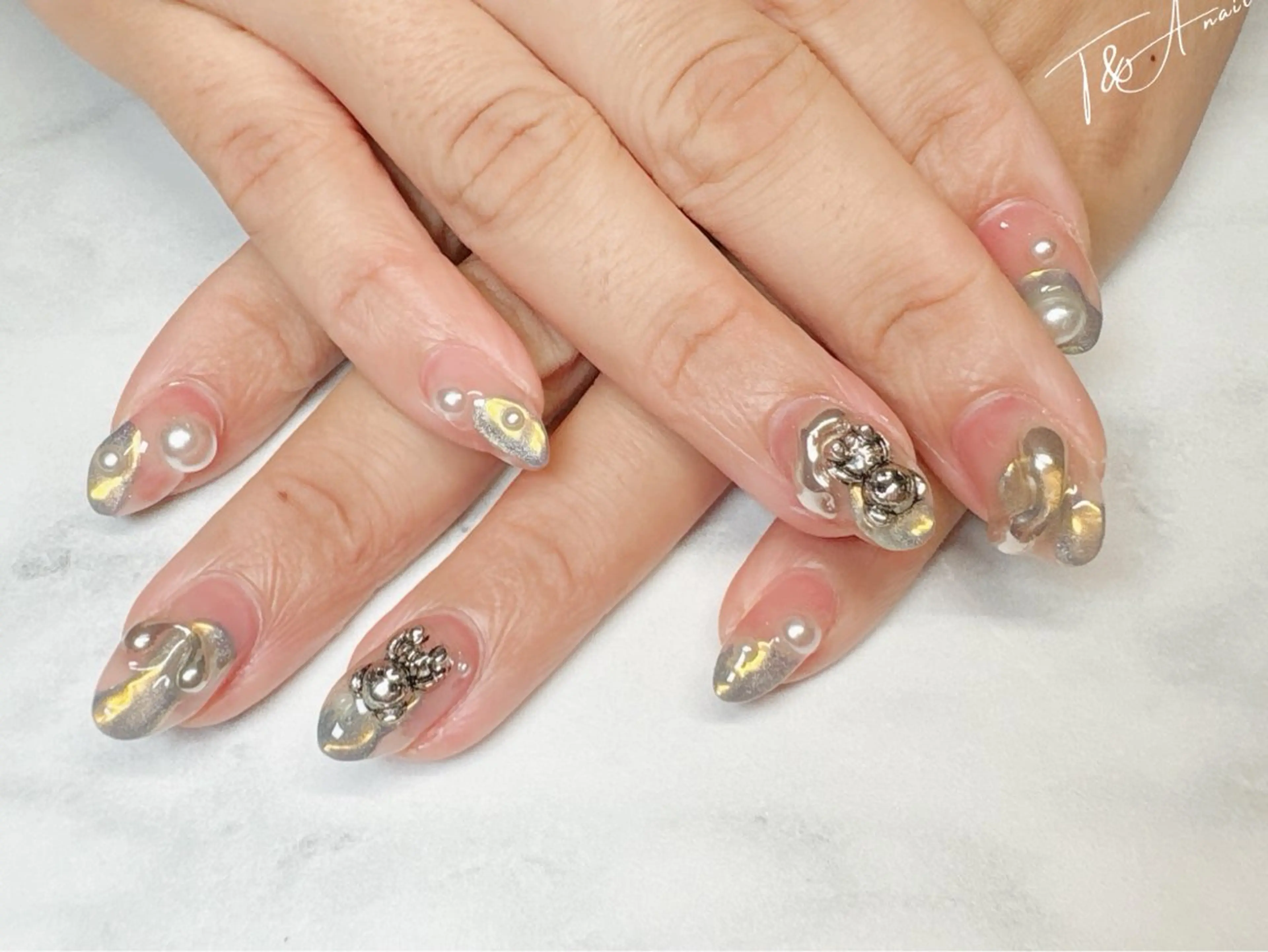 ネイル ジェルネイル マグネットネイル ミラーネイル オフィスネイル スカルプネイル ハンドネイル T&A nailのネイルデザイン