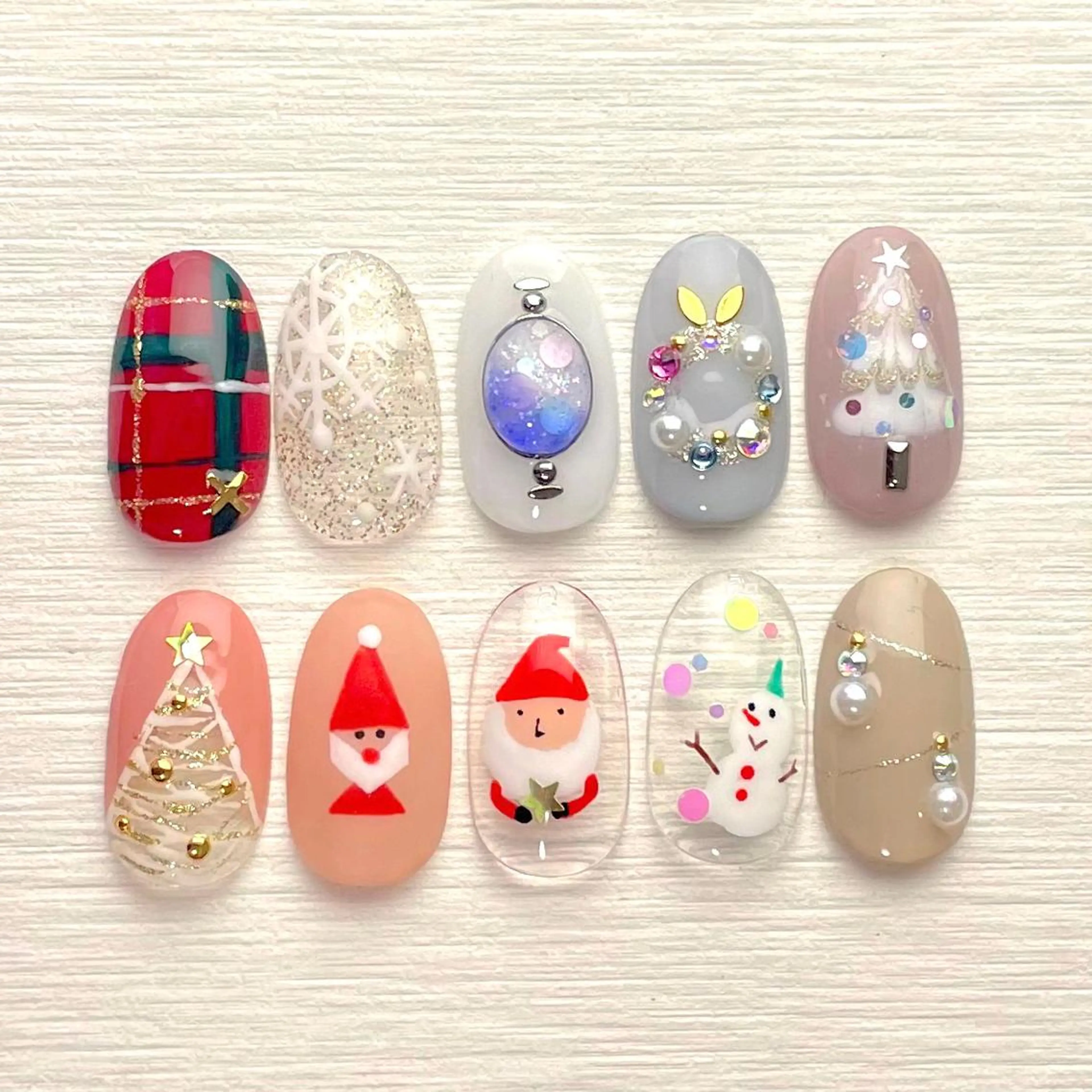 ネイル アートネイル 冬ネイル クリスマス MADDY NAILS所属・MADDYNAILS ✴︎柏痛ネイルのネイルデザイン