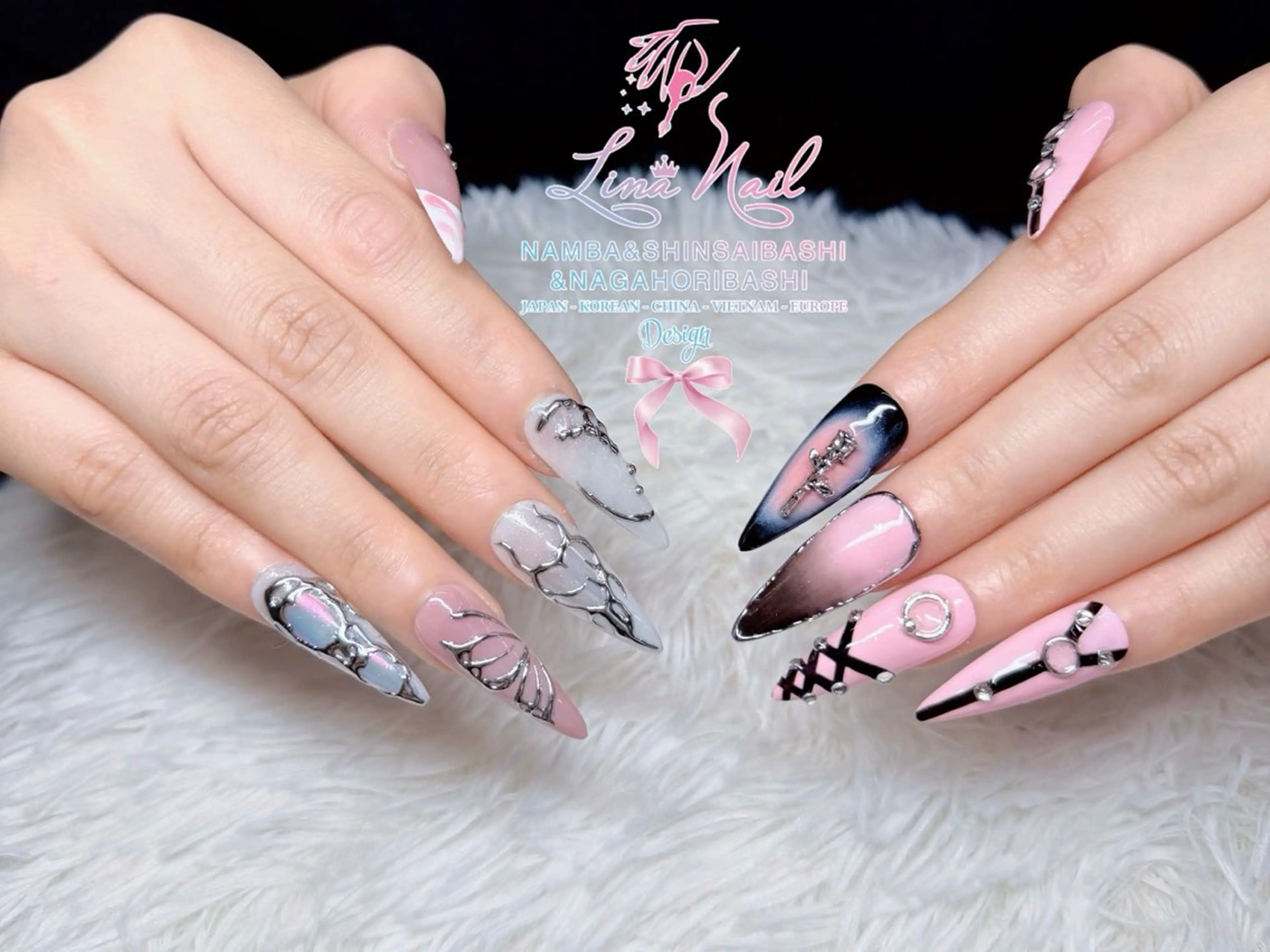 セミロング 韓国風ヘア クリスマス ハンドネイル 79Linanailnamba所属・Linanail Nambaのネイルデザイン