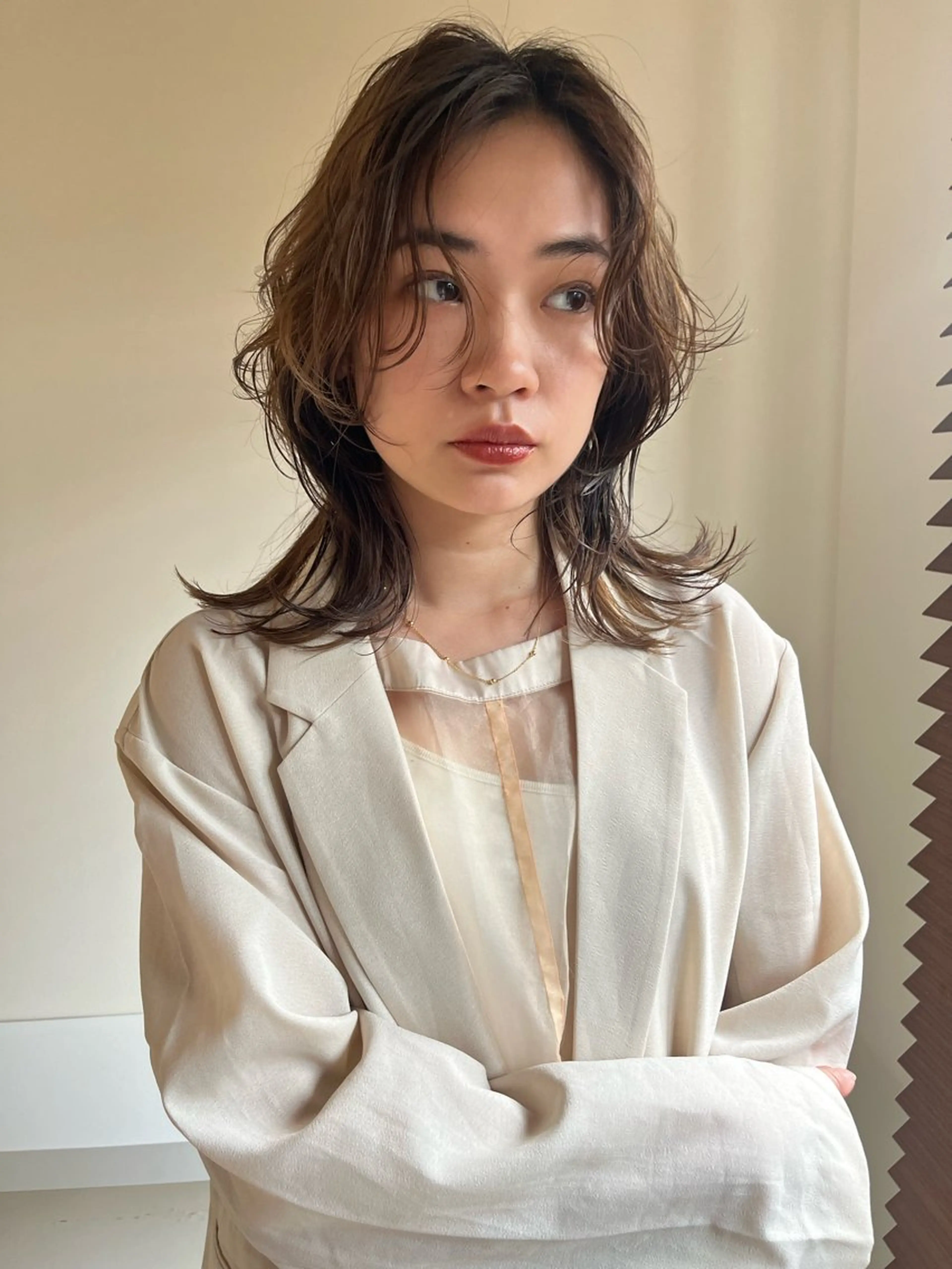 ミディアム パーマ ミディアムパーマ ウルフカット GO TODAY シェアサロン 表参道Flos店所属・nishi fuyumiのヘアスタイル