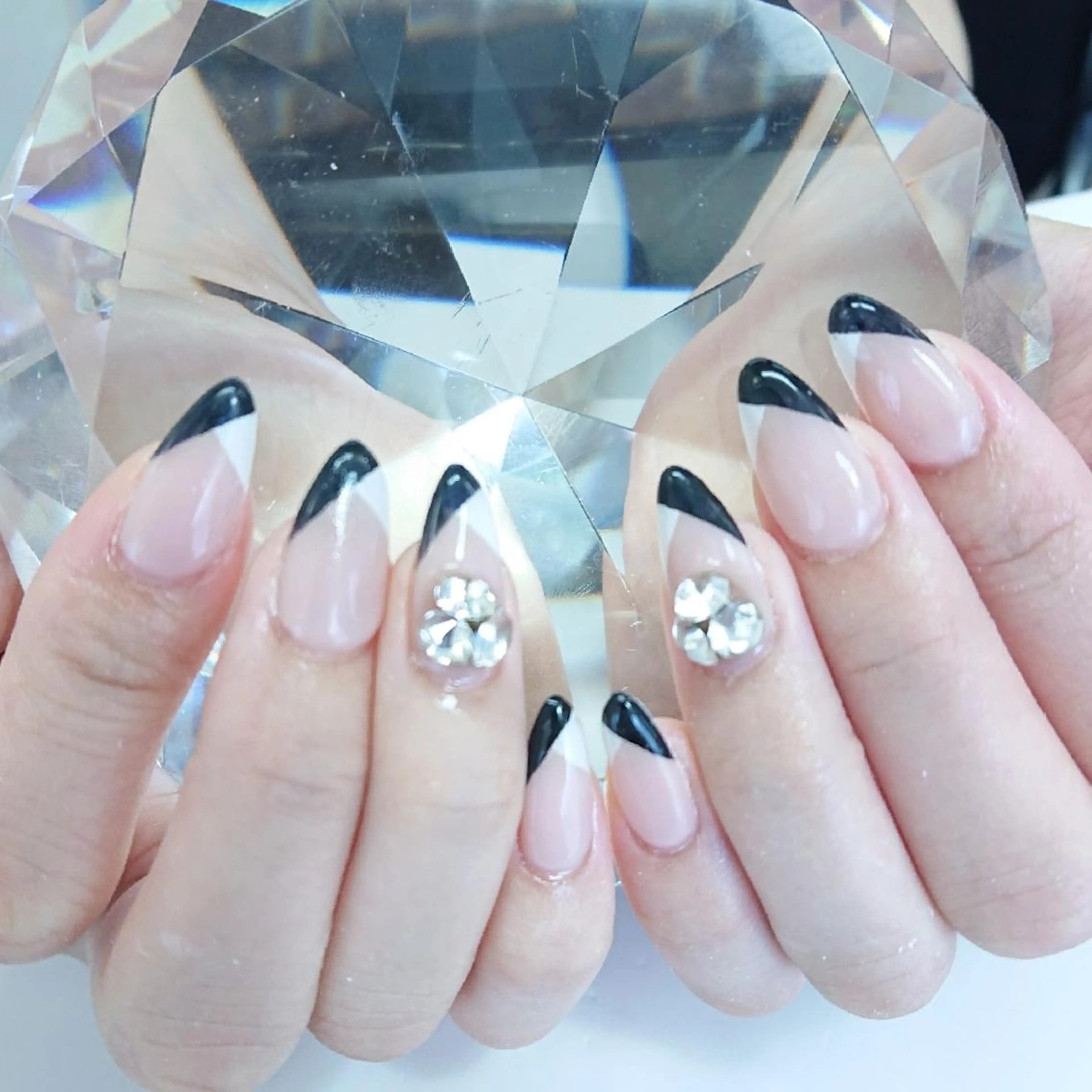 ネイル シンプルネイル ストーンネイル ハンドネイル Coco Girlsのネイルデザイン