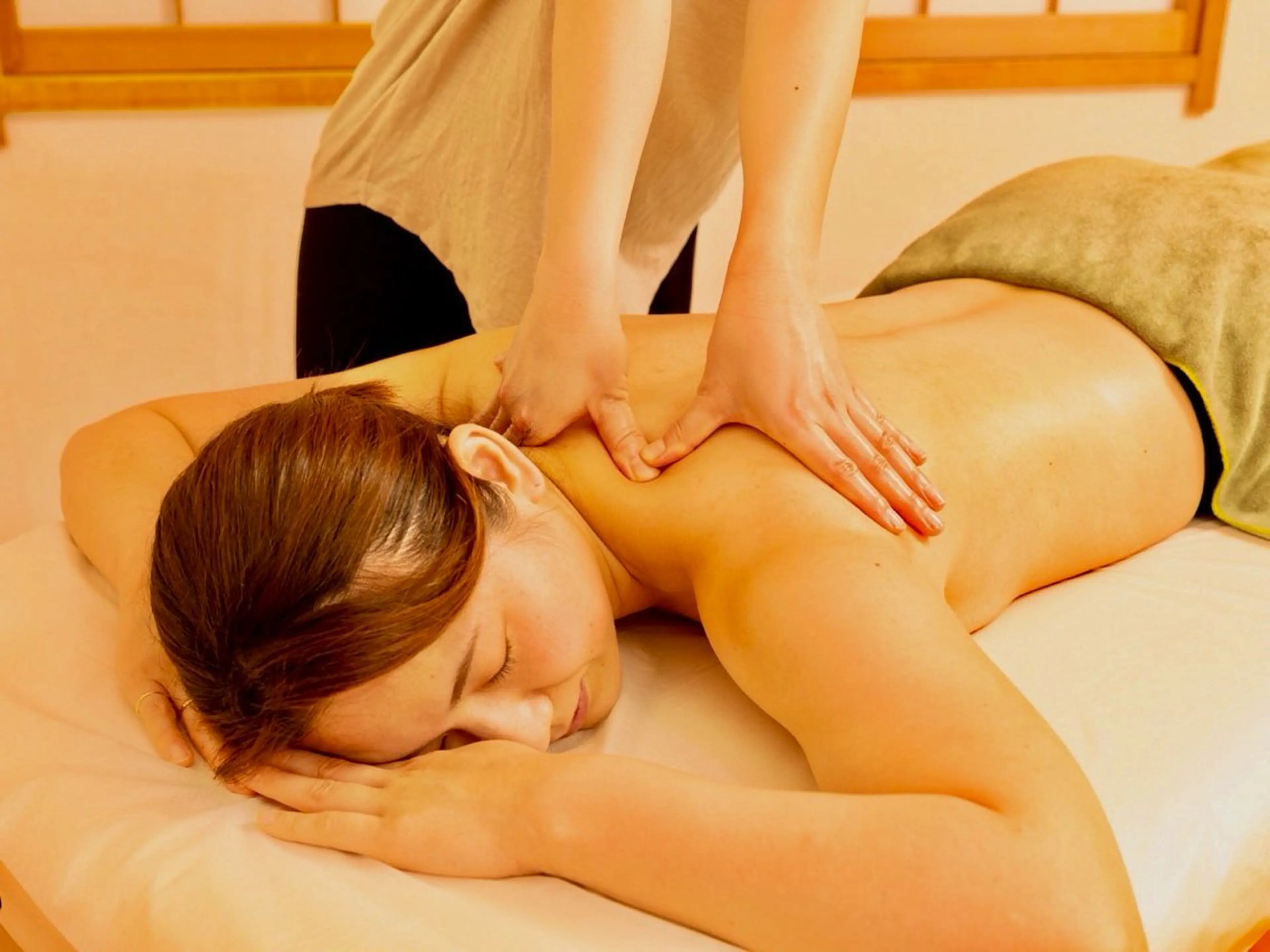 当店人気No.2全身アロマリンパマッサージ120分の写真