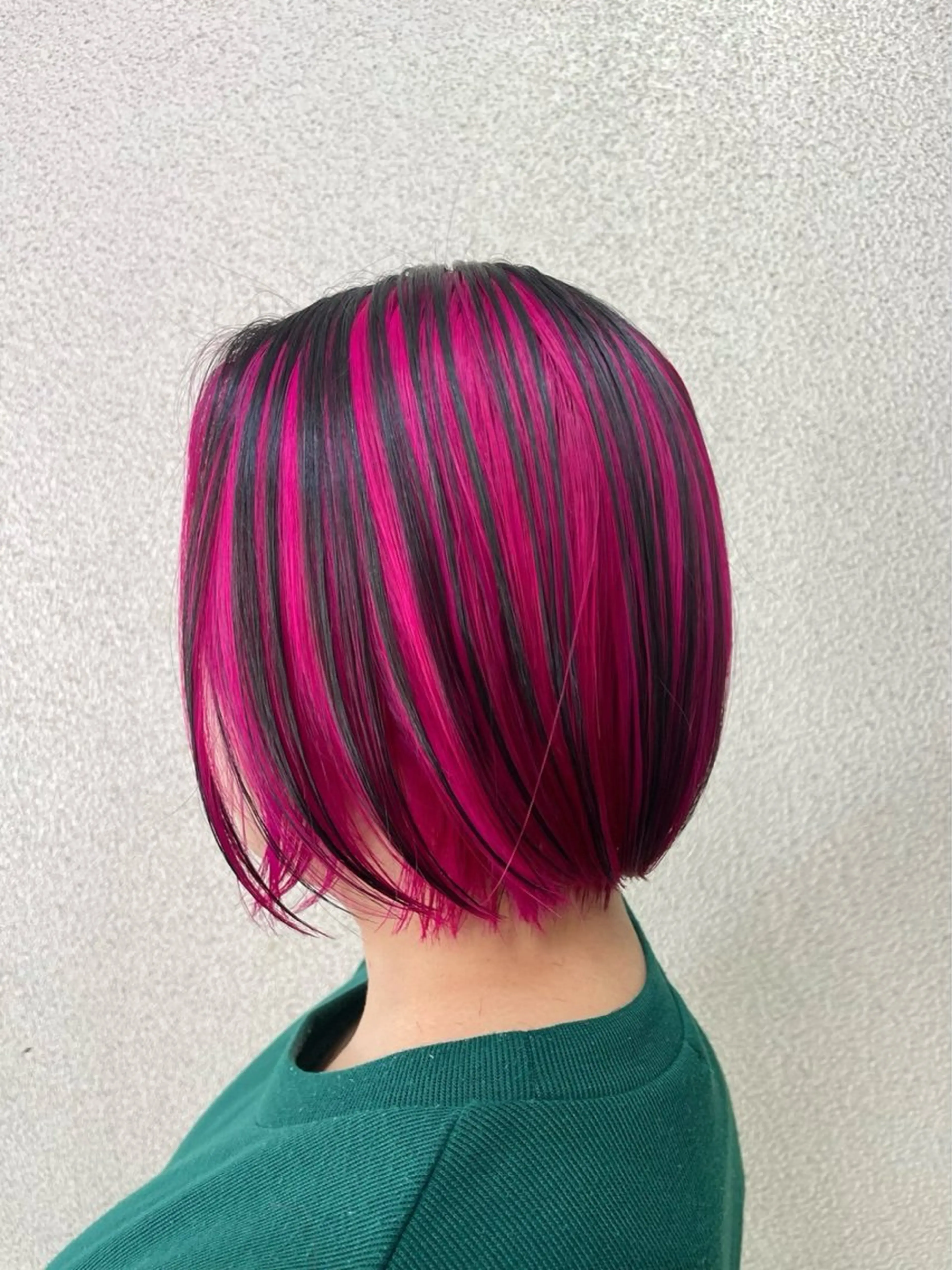 ショート カラー インナーカラー 縮毛矯正🌀 SARAのヘアスタイル