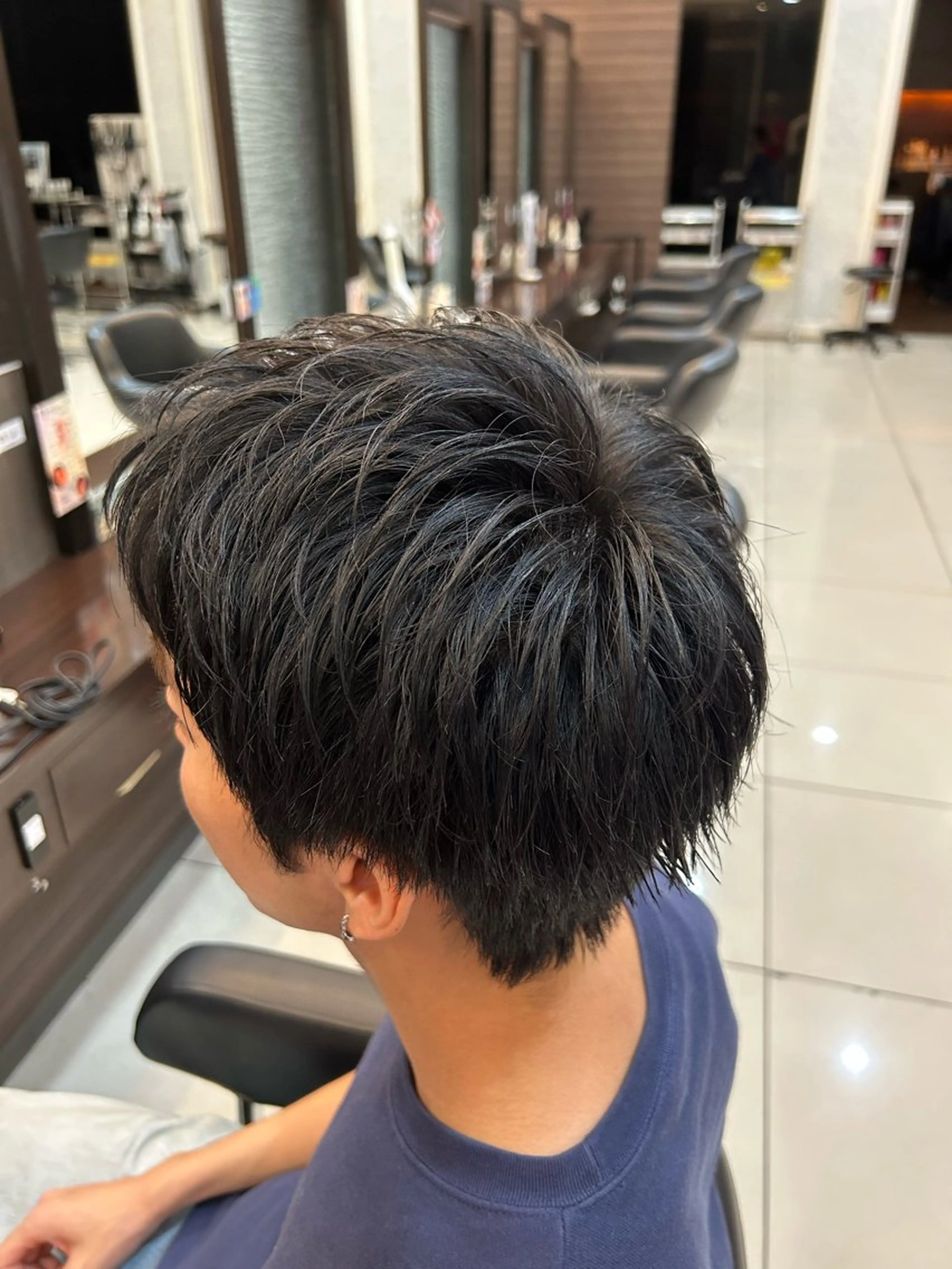 ショート カラー ダークグレー ダークグレージュ グレージュ 吉田 拓人のヘアスタイル