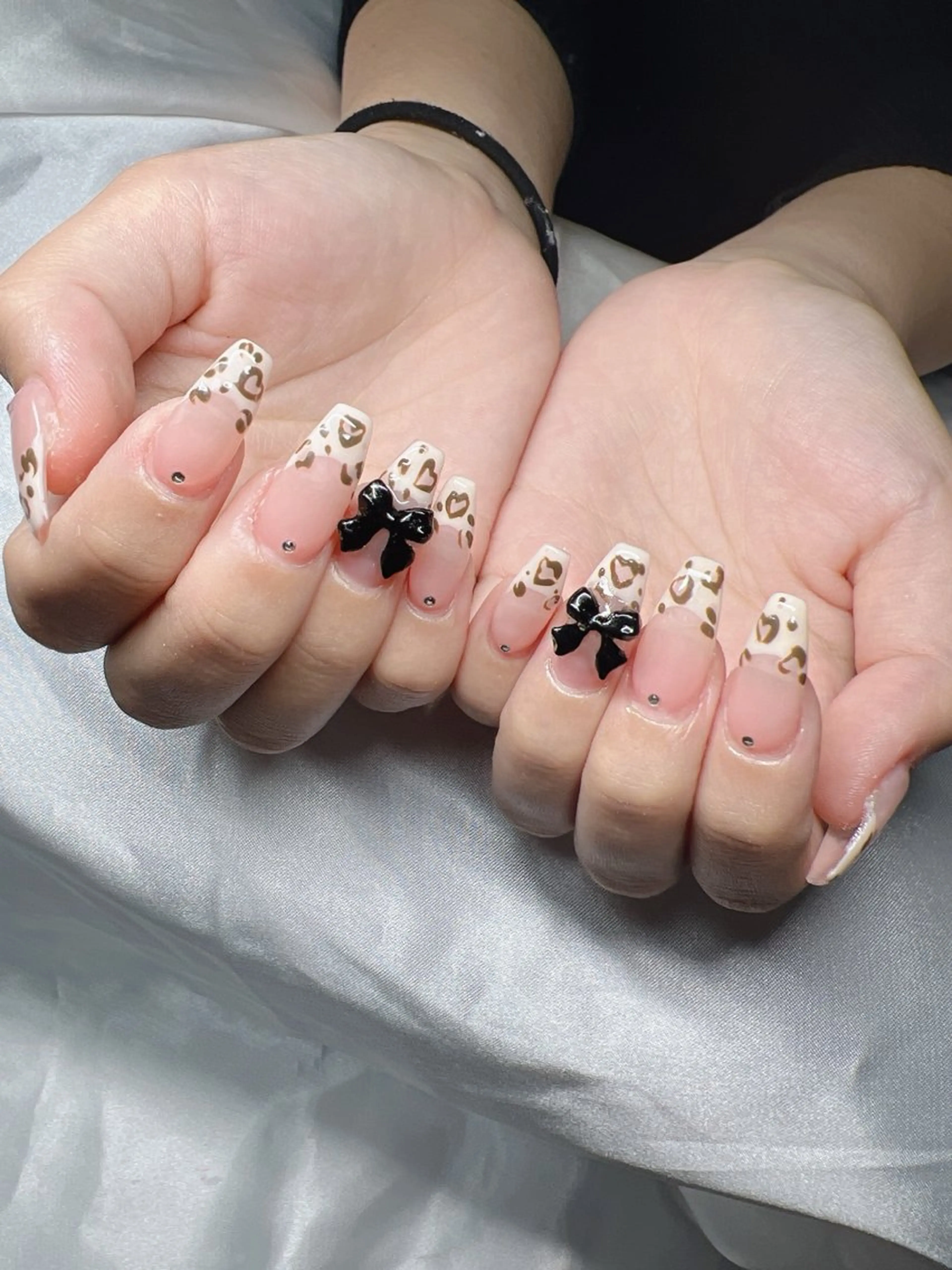 ネイル 長さ出し グラデーション 卒業式 キラキラネイル マグネットネイル ハンドネイル Lee Nailsのネイルデザイン