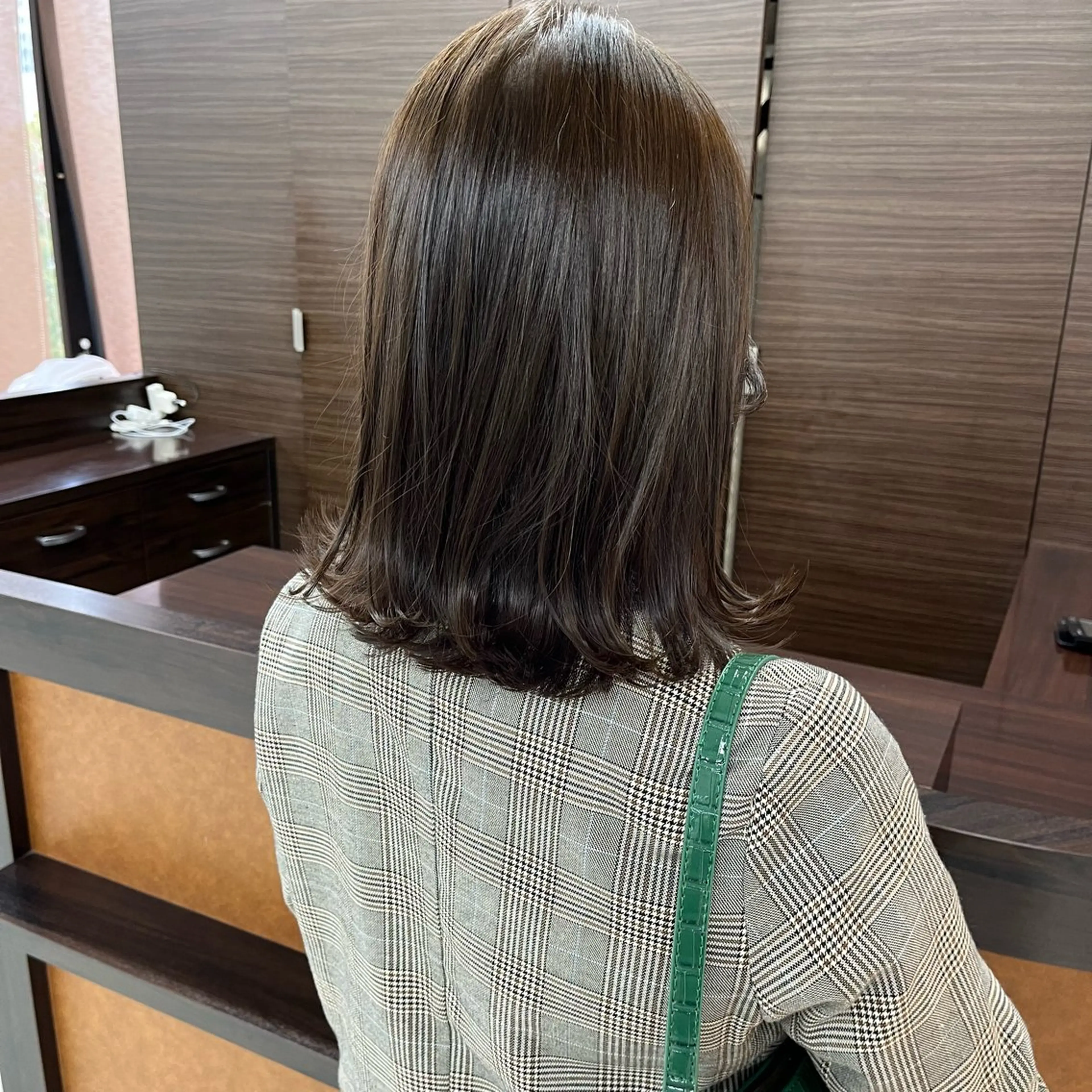 ショート カラー ボブレイヤー ベージュカラー オリーブベージュ ボブ レイヤーカット カット ヘアカラー トリートメント BOOTH share salon所属・ハタケヤマヨシキ ／BOOTHのヘアスタイル