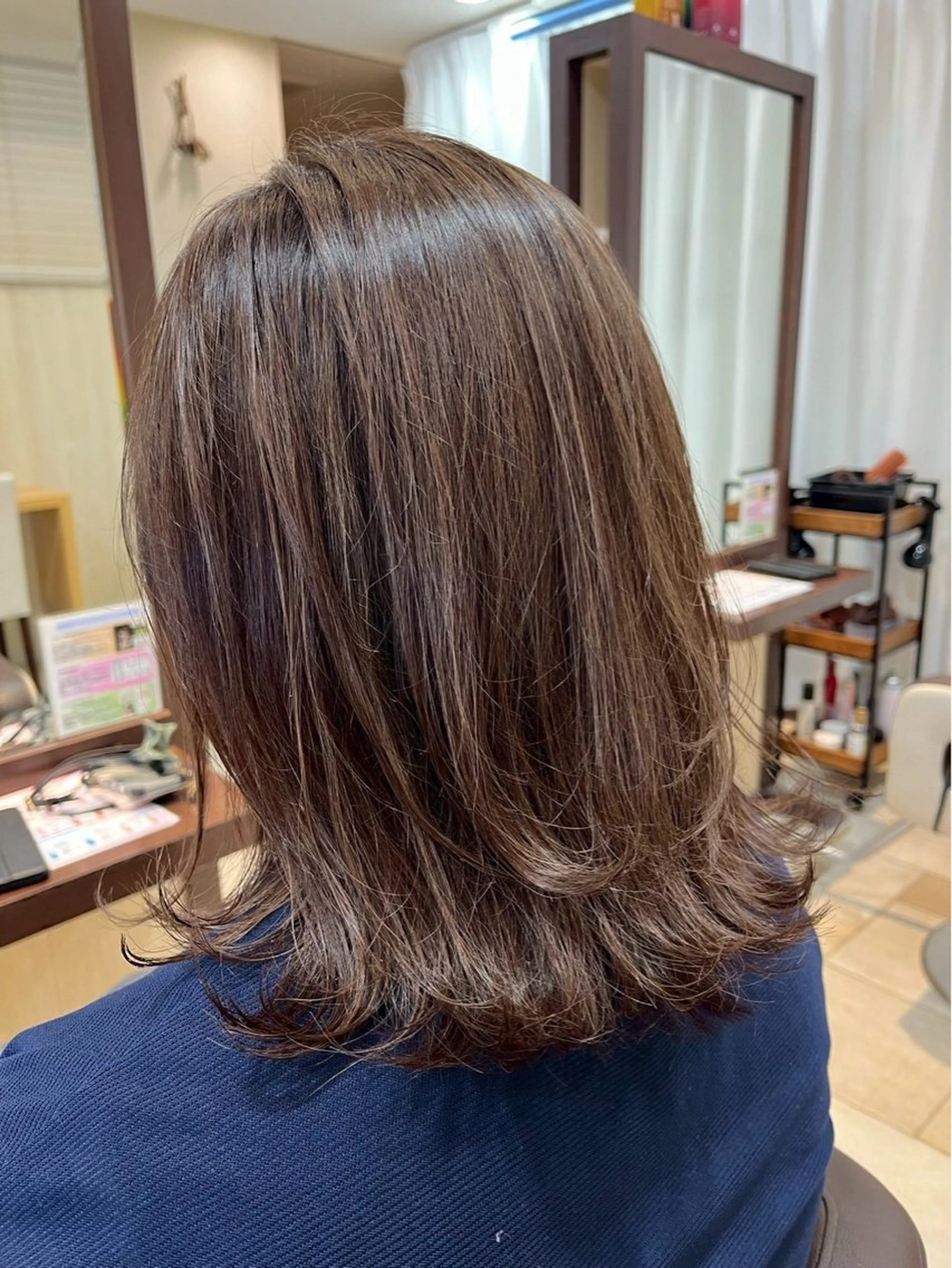 ミディアム 三浦 祐里のヘアスタイル