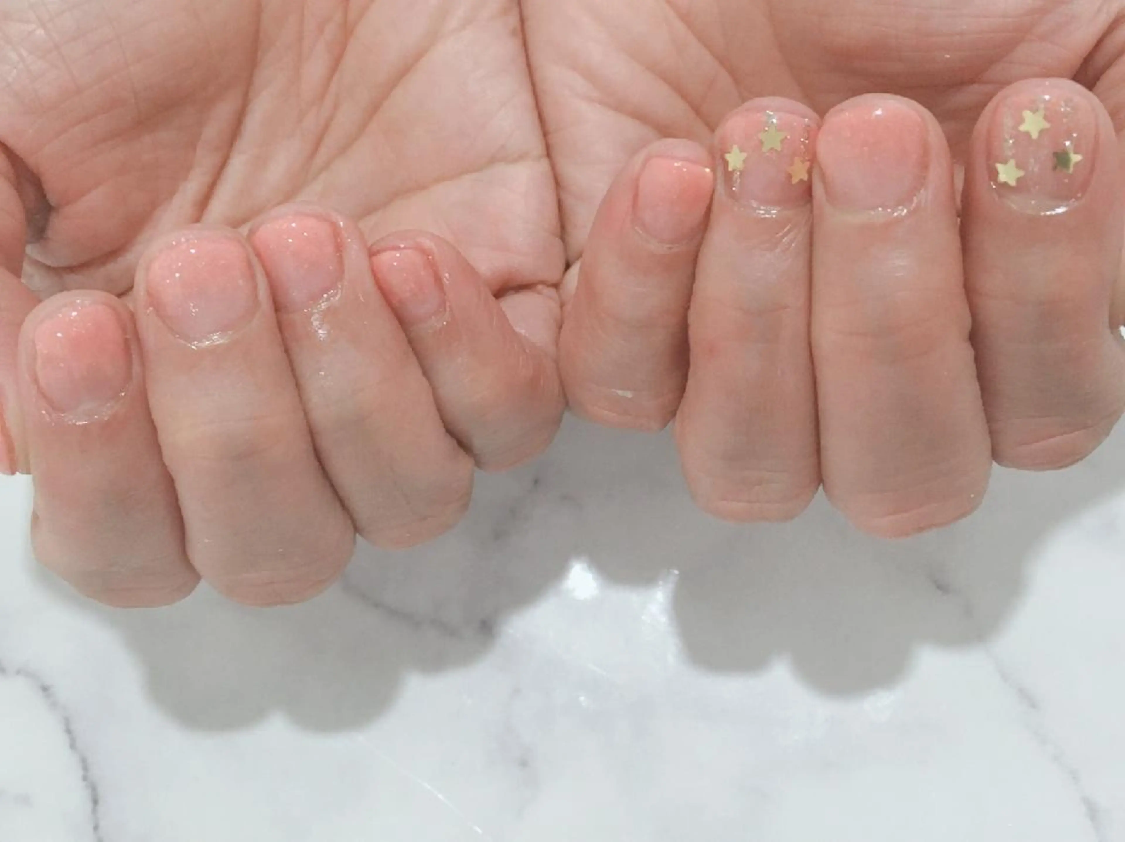 ネイル アートネイル フラワーネイル グラデーション ホログラムネイル ラメ(グリッター) ハンドネイル ネイル&フラワーサロン〜Ri✦hiro〜鳥栖店所属・HIRATA RIEのネイルデザイン