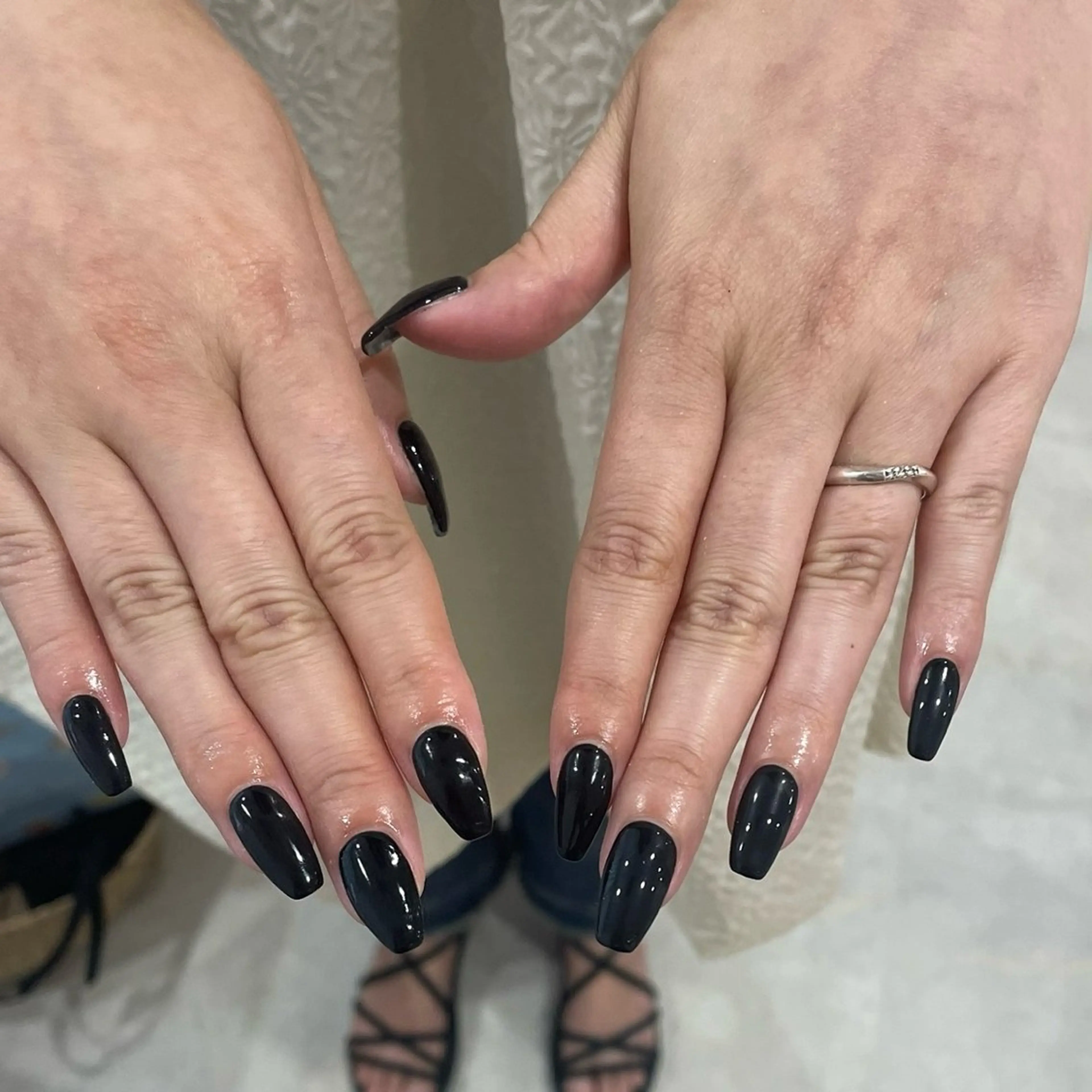 ネイル ハンドネイル 𝑟𝑖𝑠𝑎 🕯‎🤍のネイルデザイン