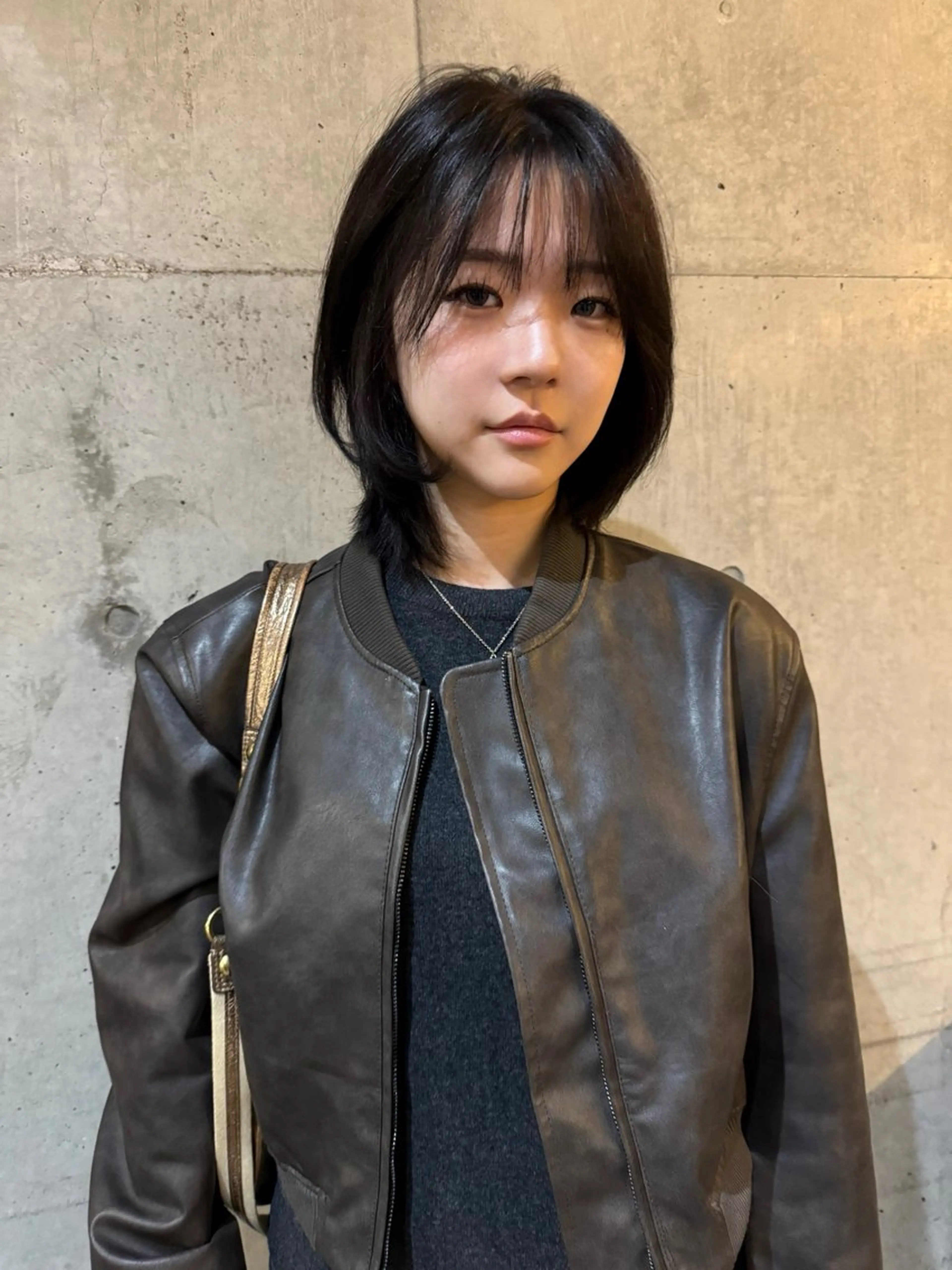 ミディアム 伸ばしかけ レイヤーカット サイドバング カット ヘアカラー トリートメント レイヤーカット\ウル フ　chinatsuのヘアスタイル