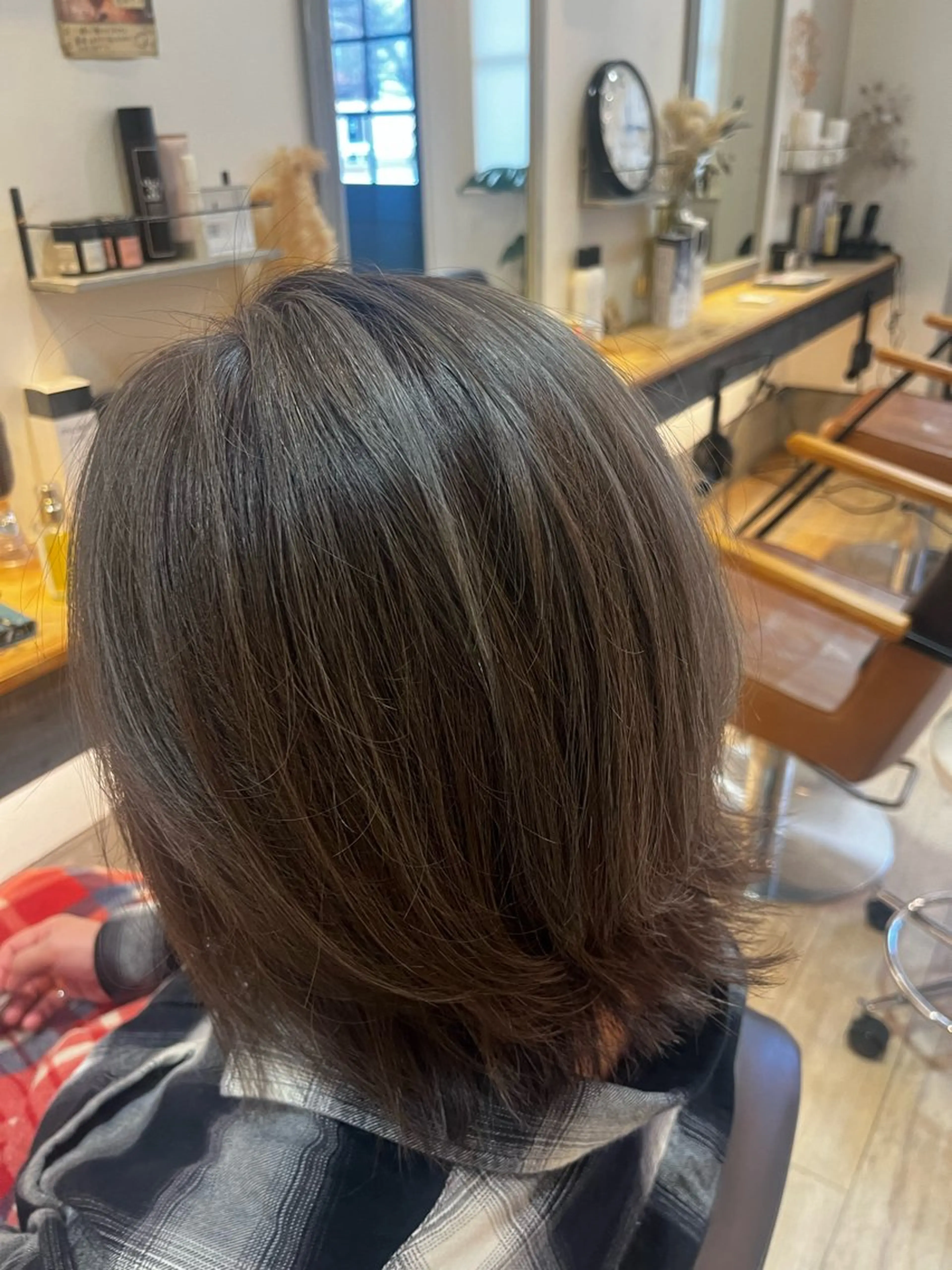 ミディアム ハイライト ハラちゃんカット✂︎ 透明感🩵ケアカラーのヘアスタイル